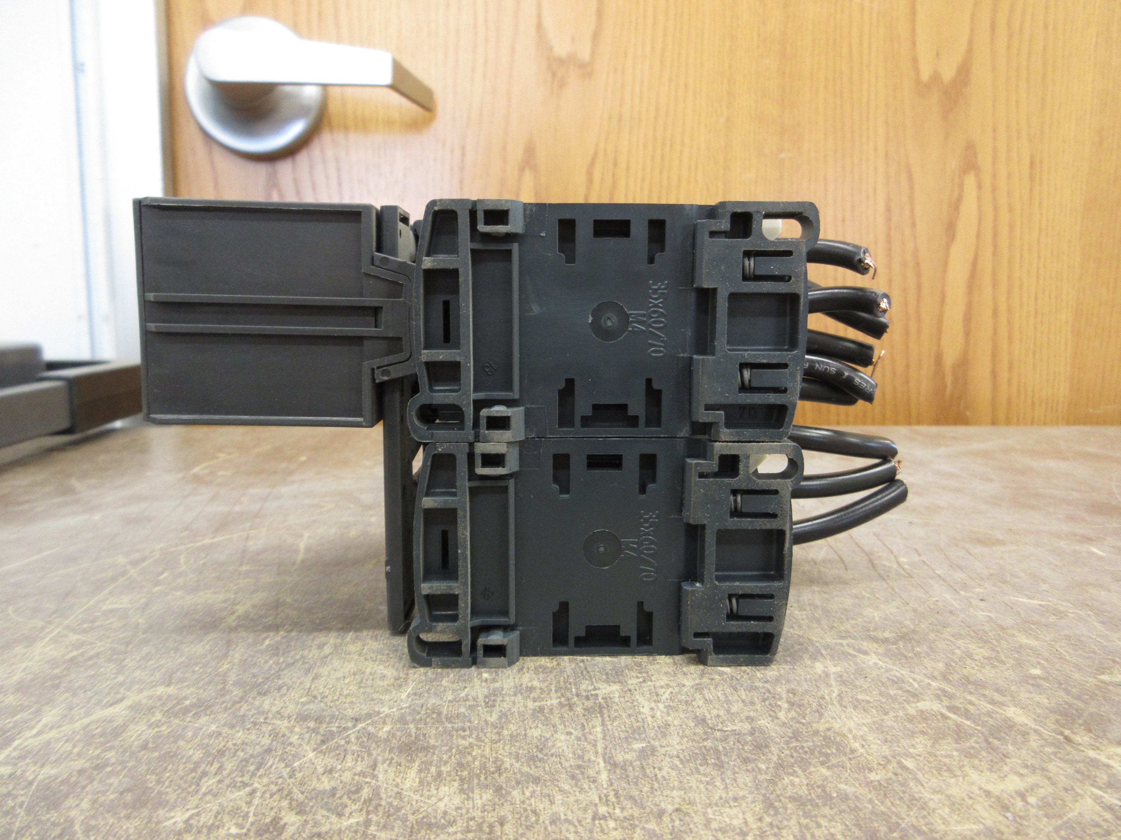 Schneider Electric Reversing Starter LC1D32 / LRD 32 120V Coil Trip: 23-32A Used