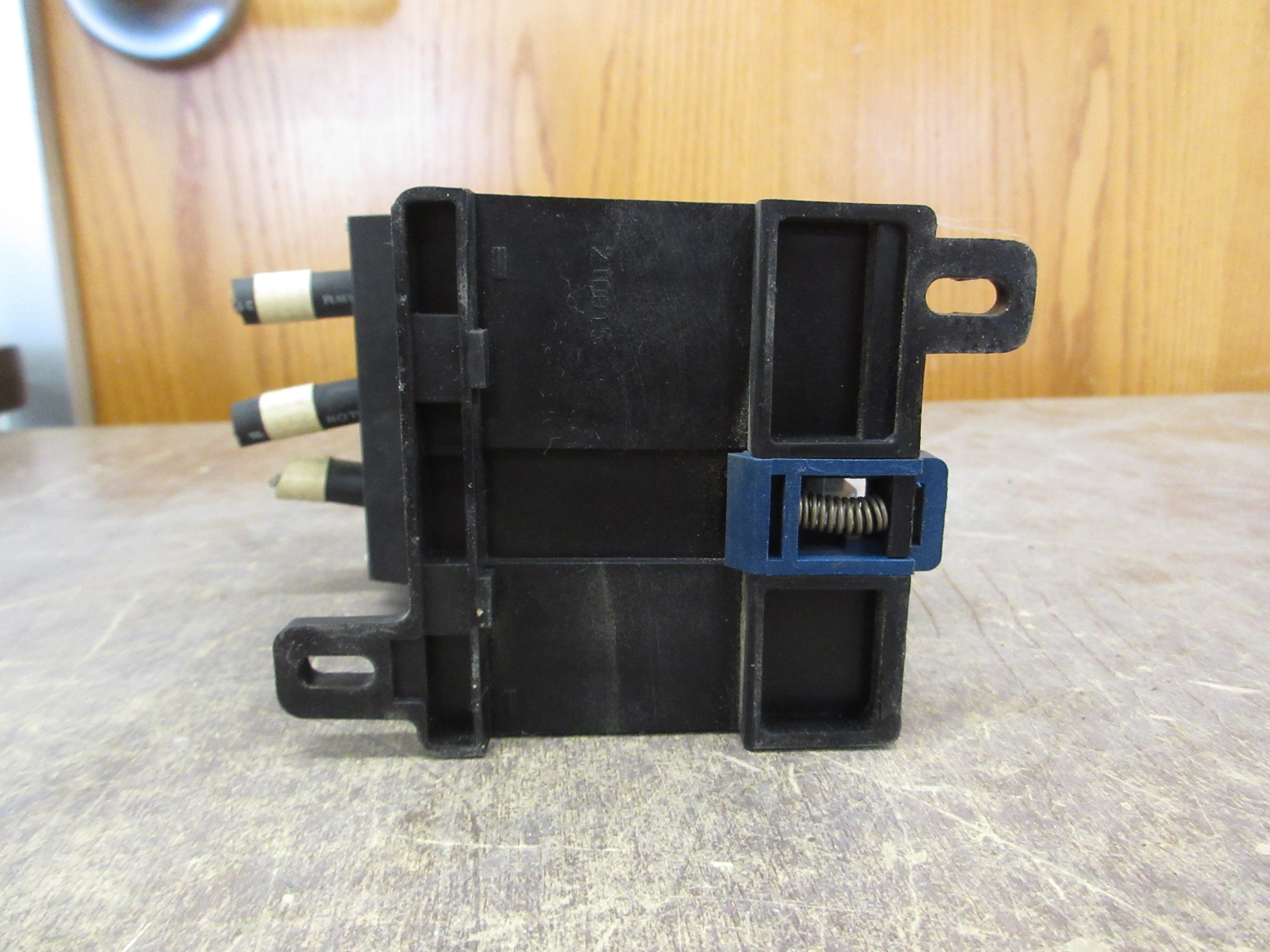 Telemecanique Solid State Overload LR2 D35 Trip: 63-80A w/ DIN-Rail Adapter Used