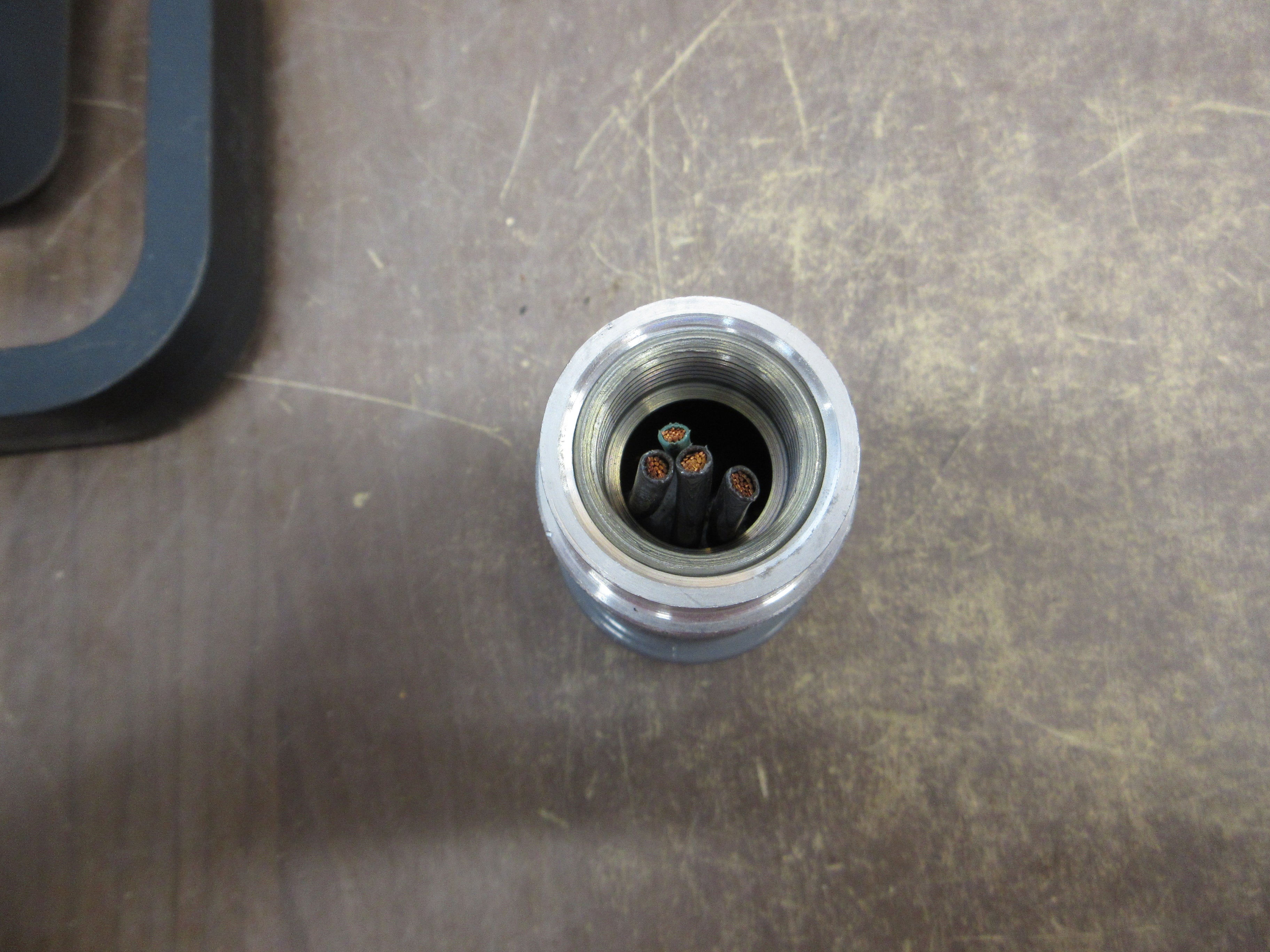 Russellstoll Connector w/ Conduit End 3934/FSA21 20A@600V 30A@250V 3P 4W Used