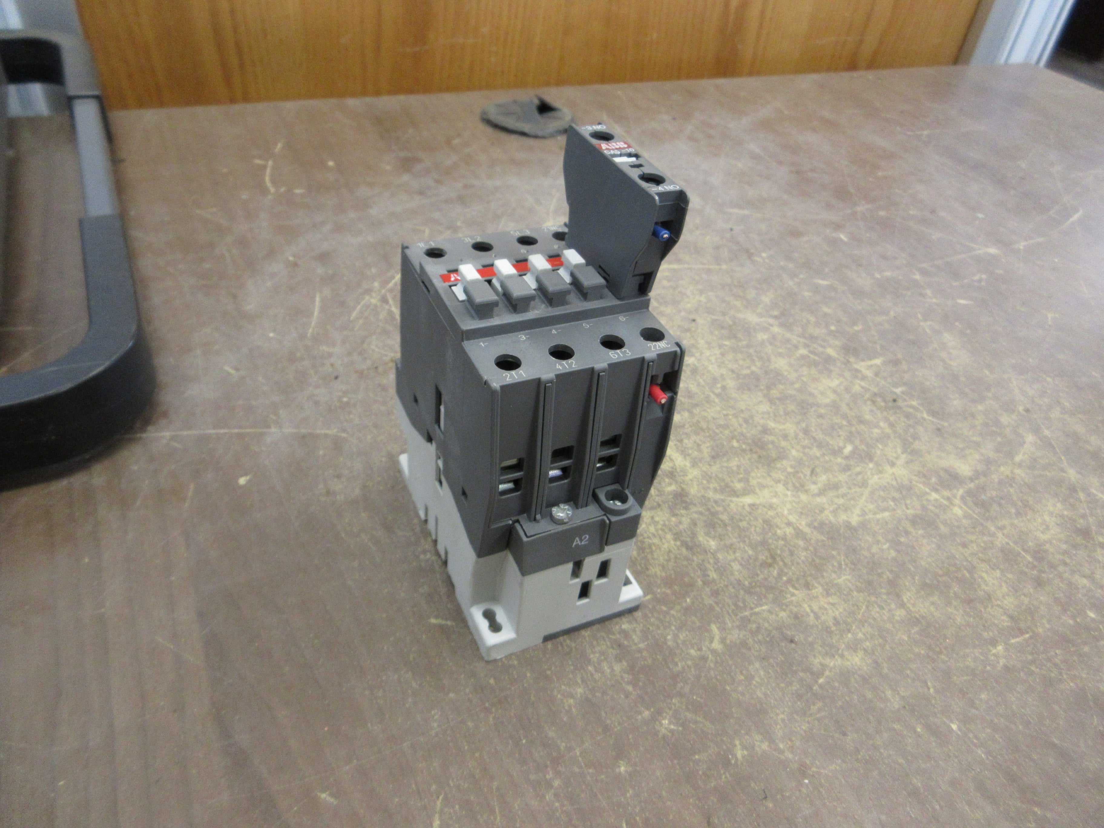 ABB Contactor A30-30-01 110-120V Coil (1) Aux Contact Used