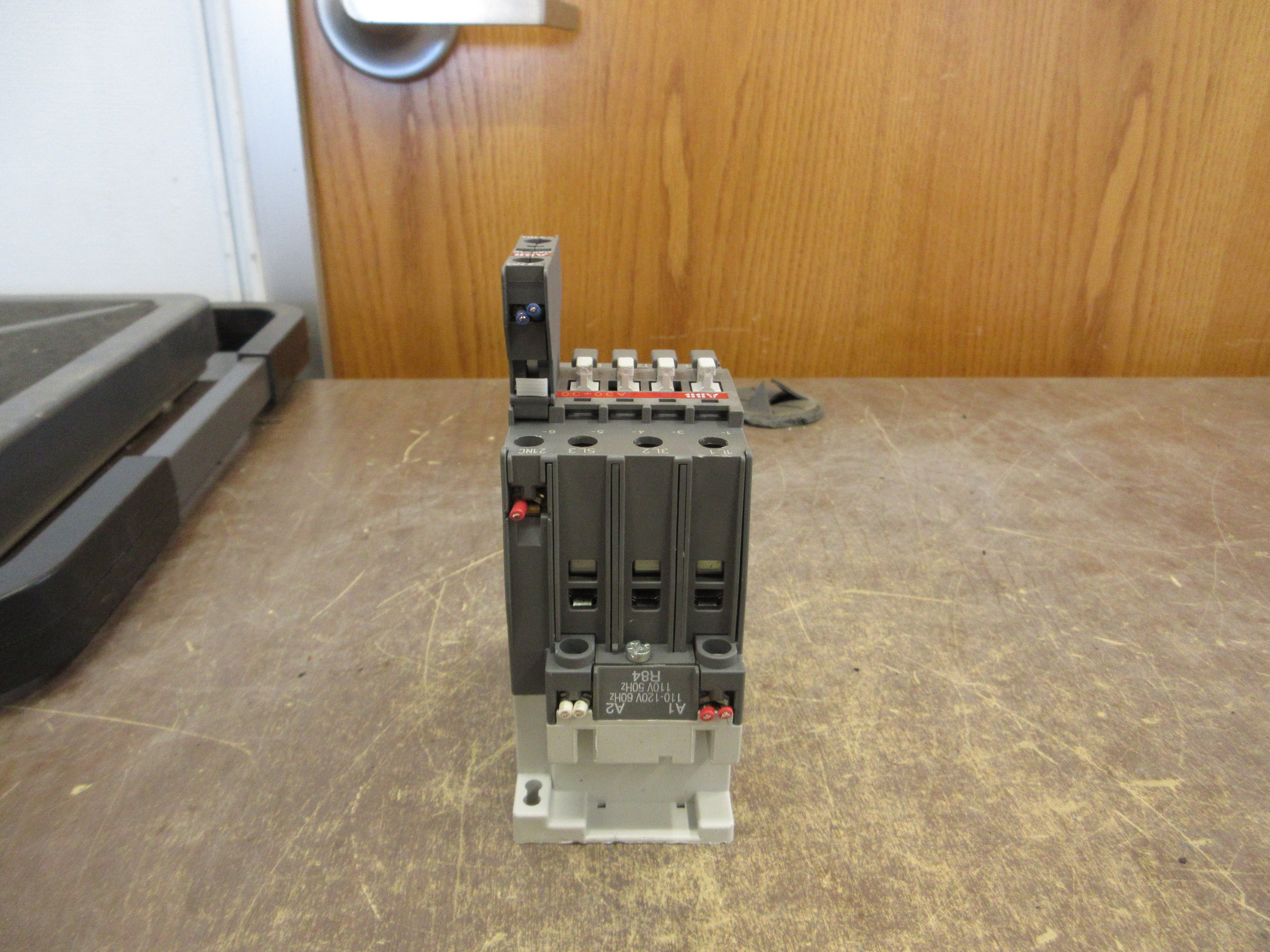 ABB Contactor A30-30-01 110-120V Coil (1) Aux Contact Used