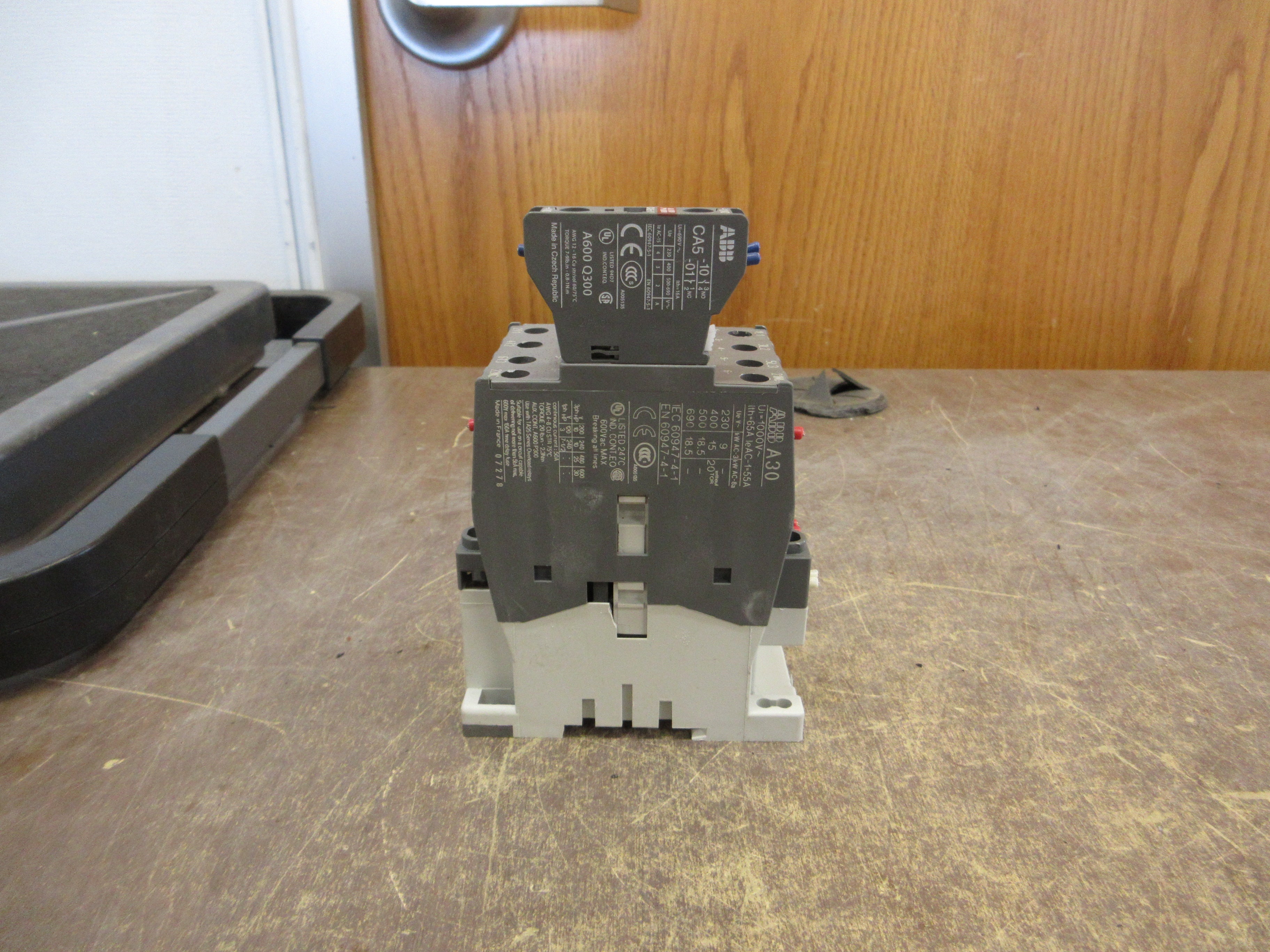 ABB Contactor A30-30-01 110-120V Coil (1) Aux Contact Used