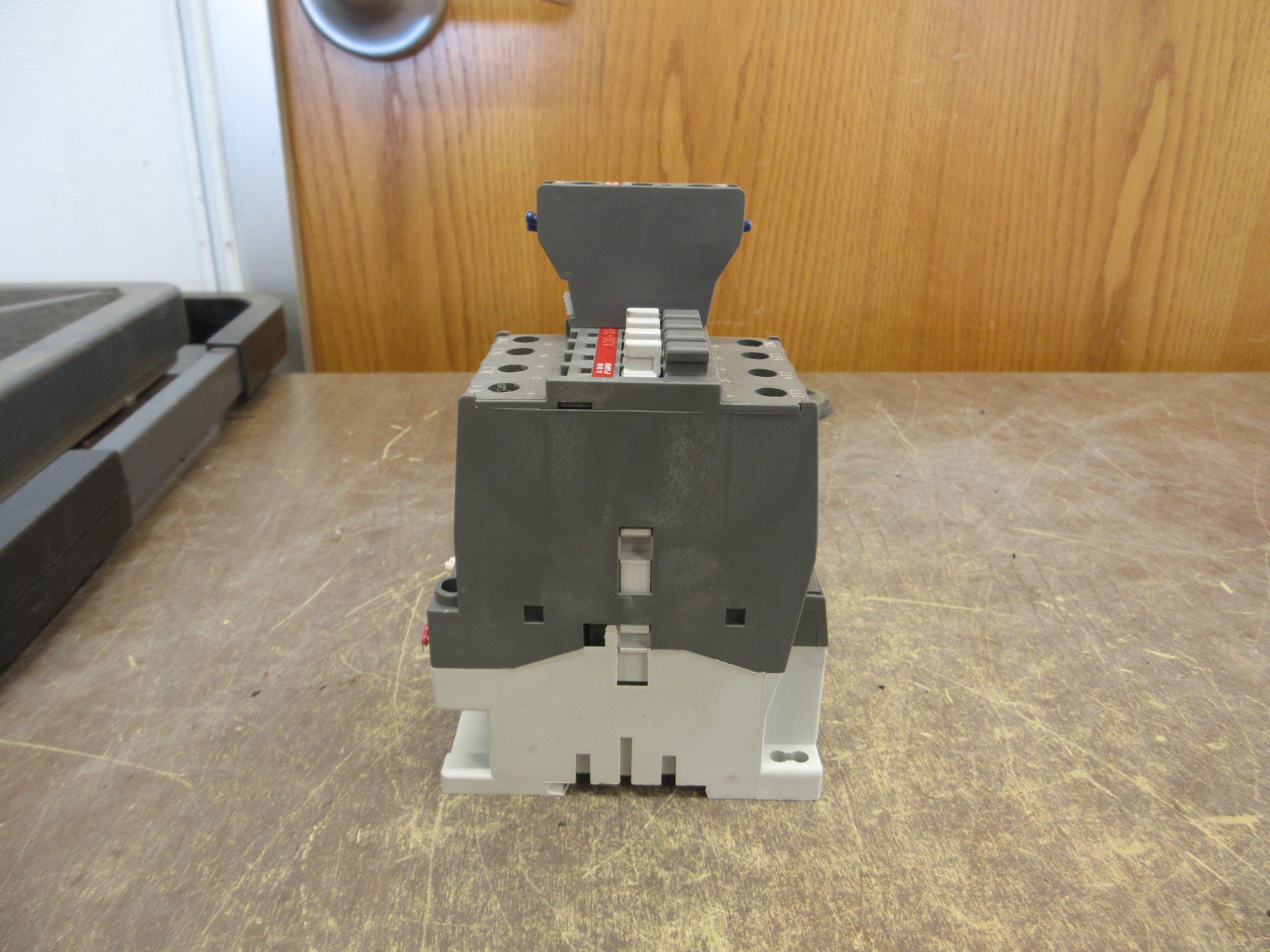 ABB Contactor A30-30-01 110-120V Coil (1) Aux Contact Used