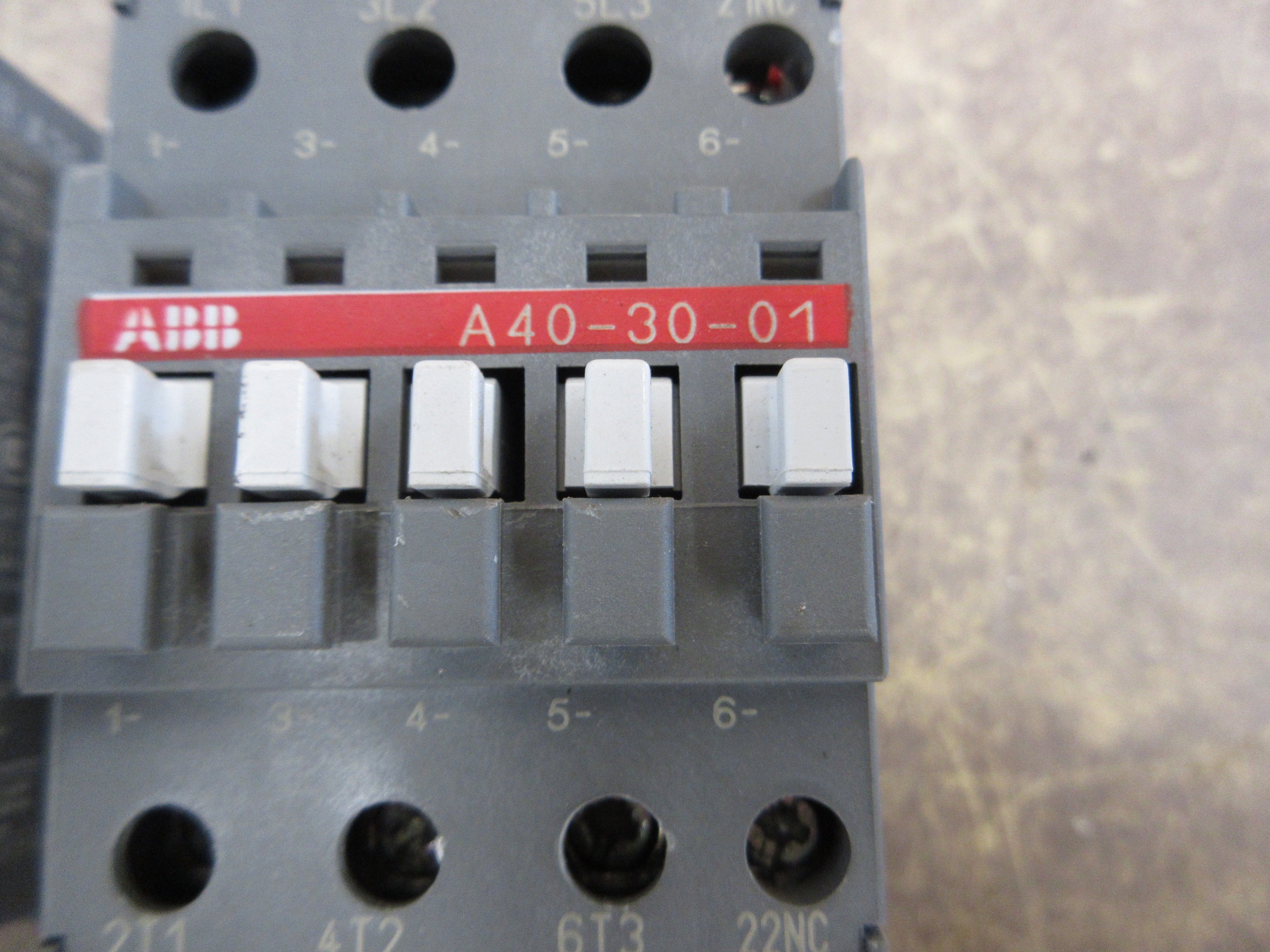 ABB 2-Speed Contactor A40-30-01 / A30-30-01 110-120V Coil (1) Aux Contact Used