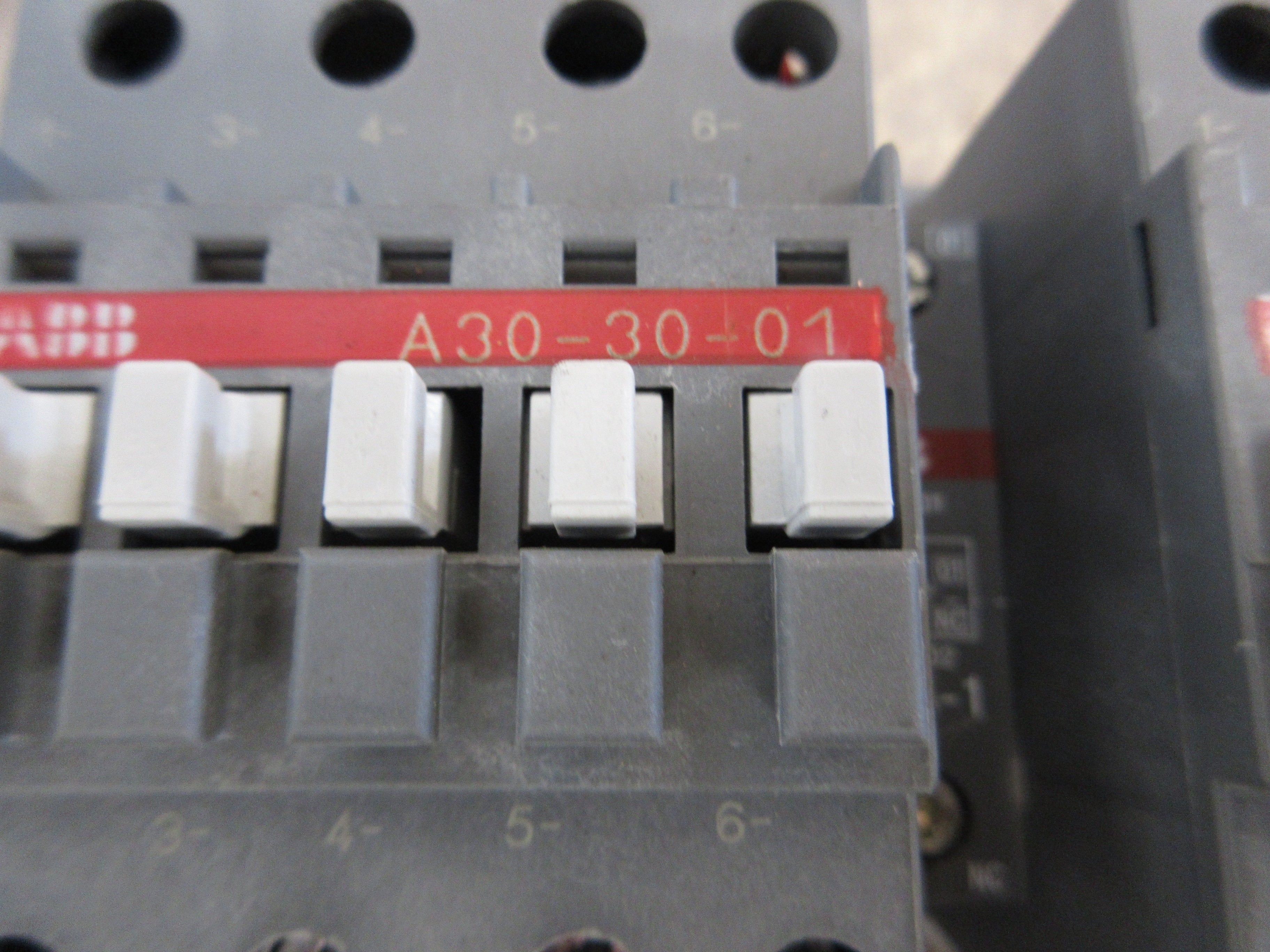 ABB 2-Speed Contactor A40-30-01 / A30-30-01 110-120V Coil (1) Aux Contact Used