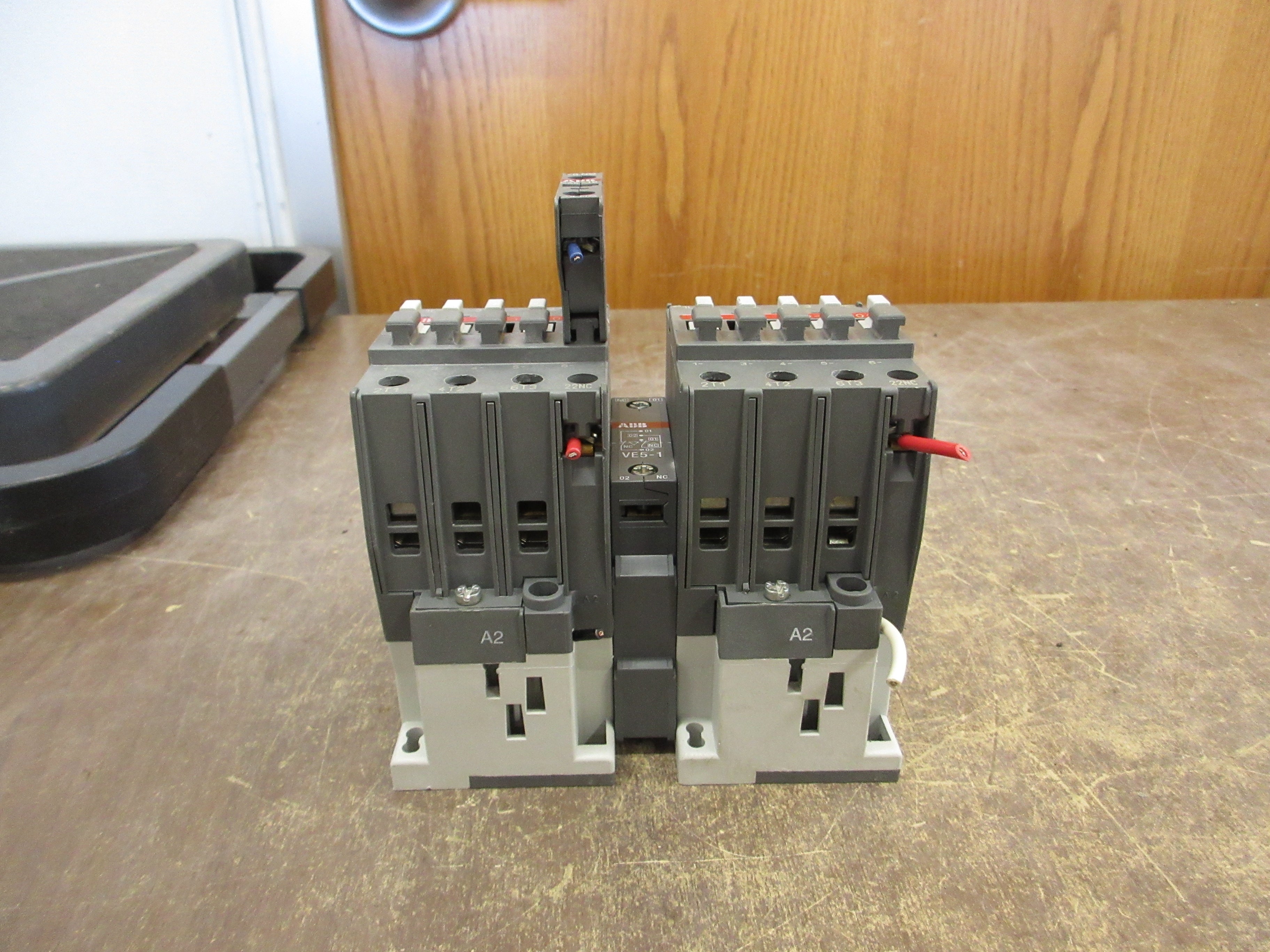 ABB 2-Speed Contactor A40-30-01 / A30-30-01 110-120V Coil (1) Aux Contact Used