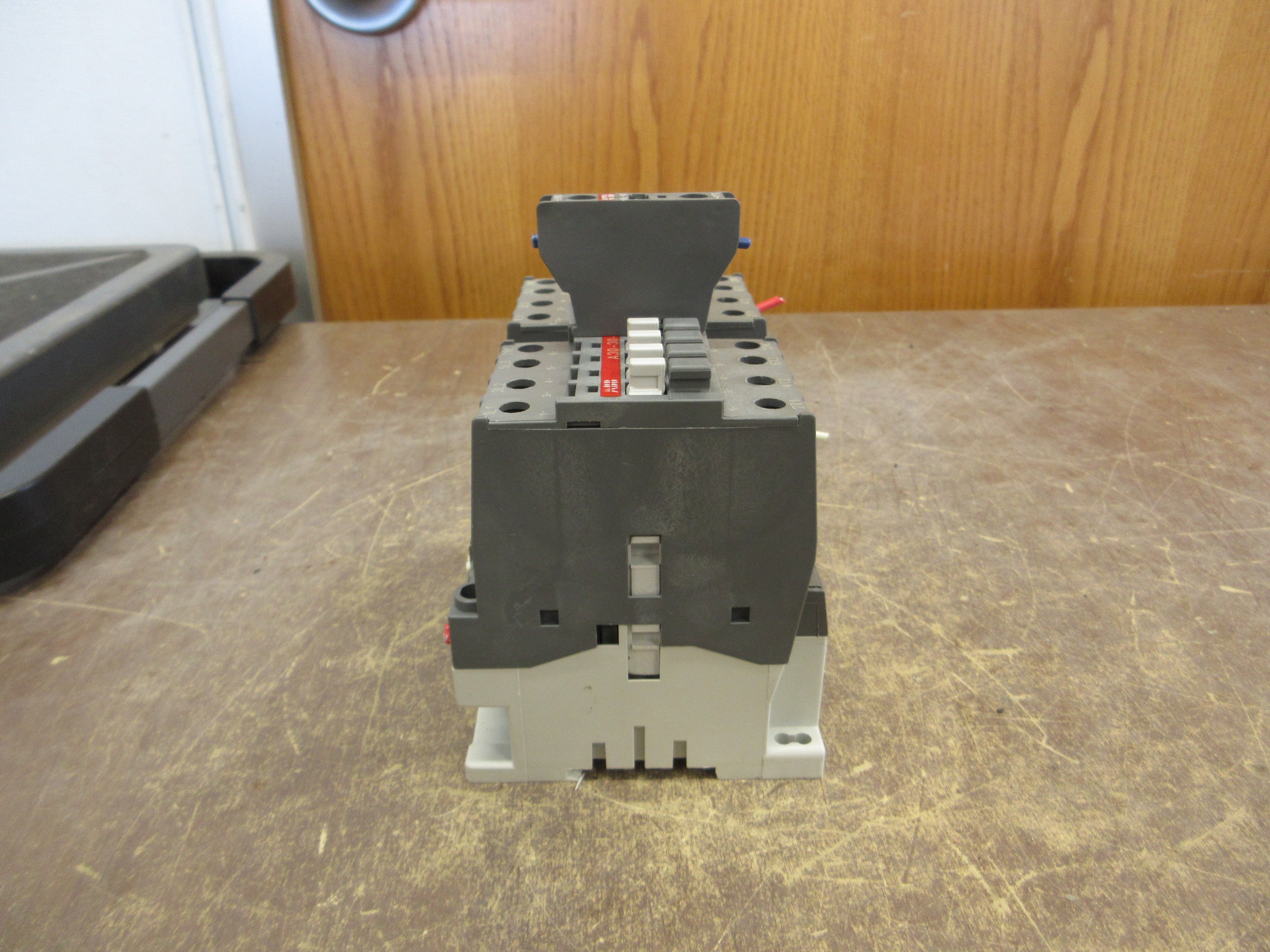 ABB 2-Speed Contactor A40-30-01 / A30-30-01 110-120V Coil (1) Aux Contact Used