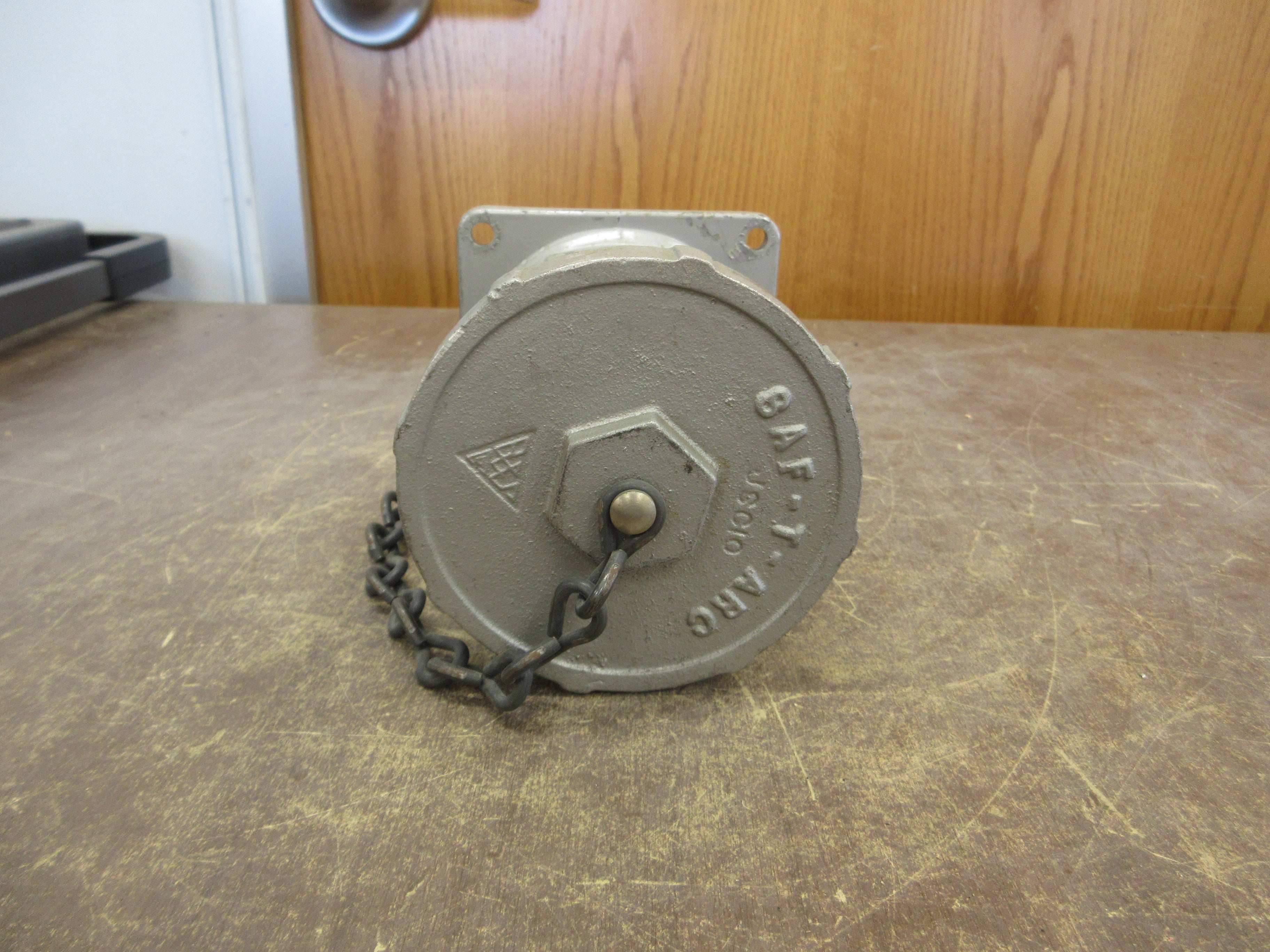 Russellstoll Receptacle JCS1034H 100A 600V 3P 4W w/ Cover Used