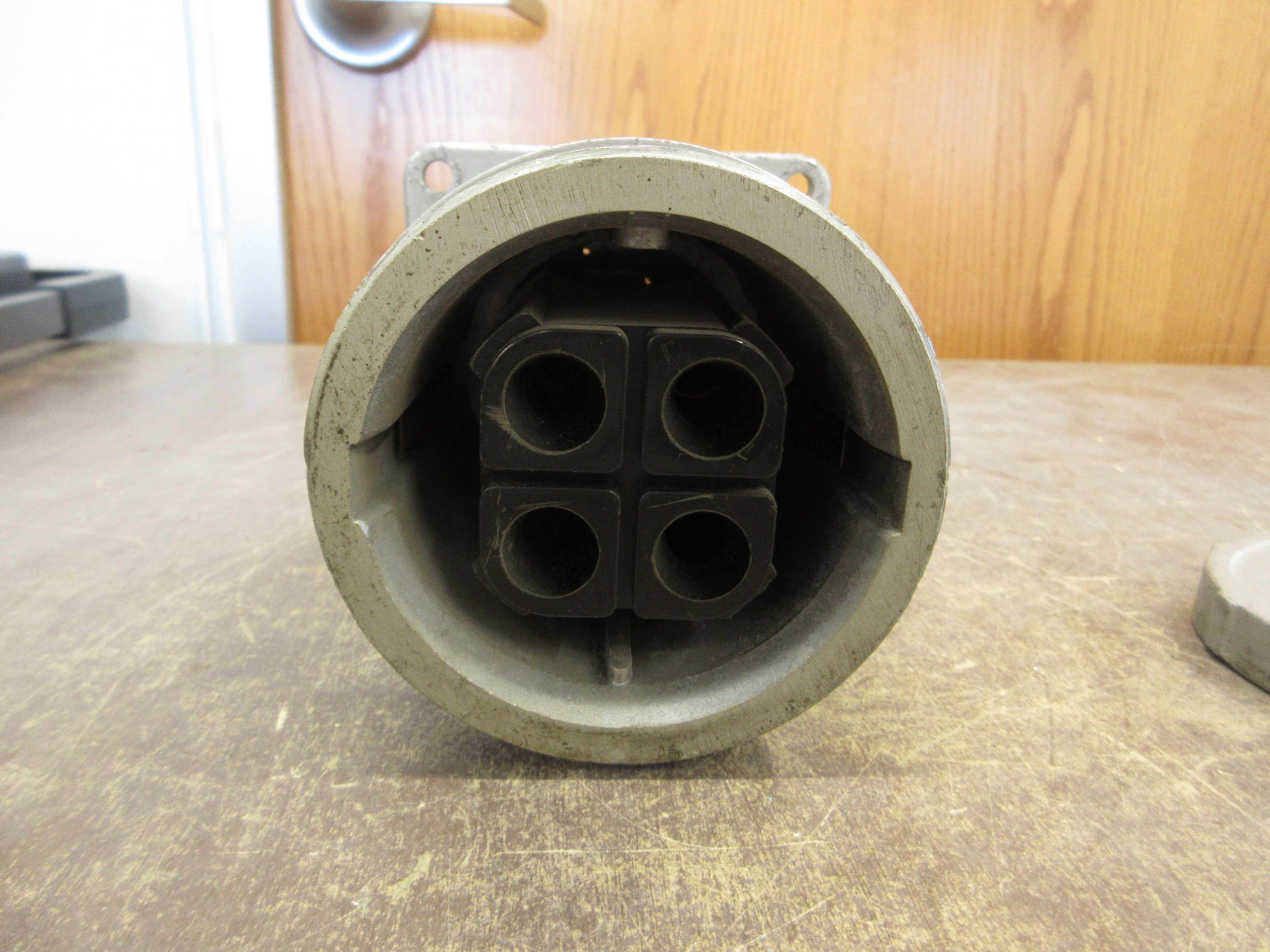 Russellstoll Receptacle JCS1034H 100A 600V 3P 4W w/ Cover Used