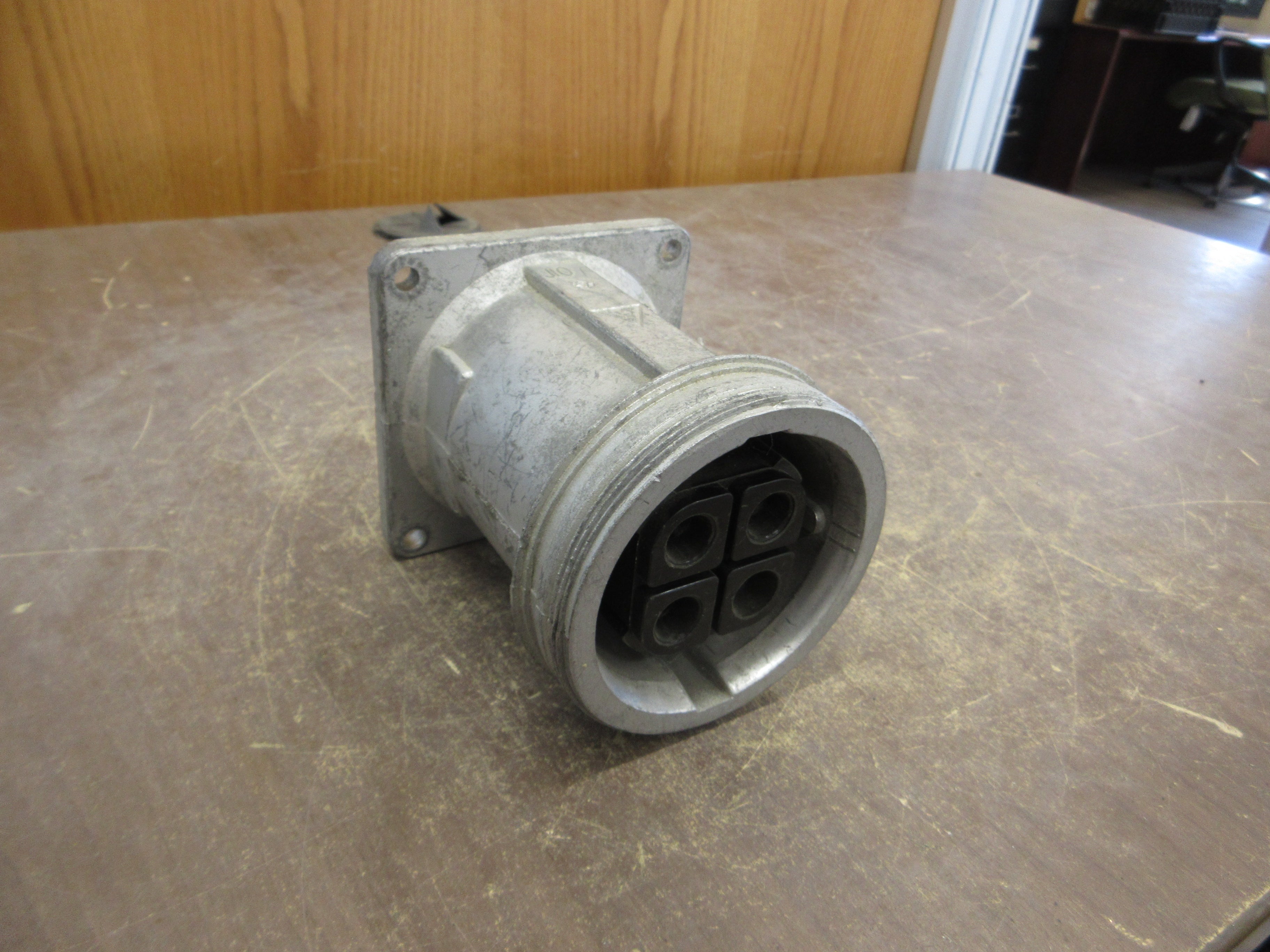 Russellstoll Receptacle JCS1034H 100A 600V 3P 4W Used