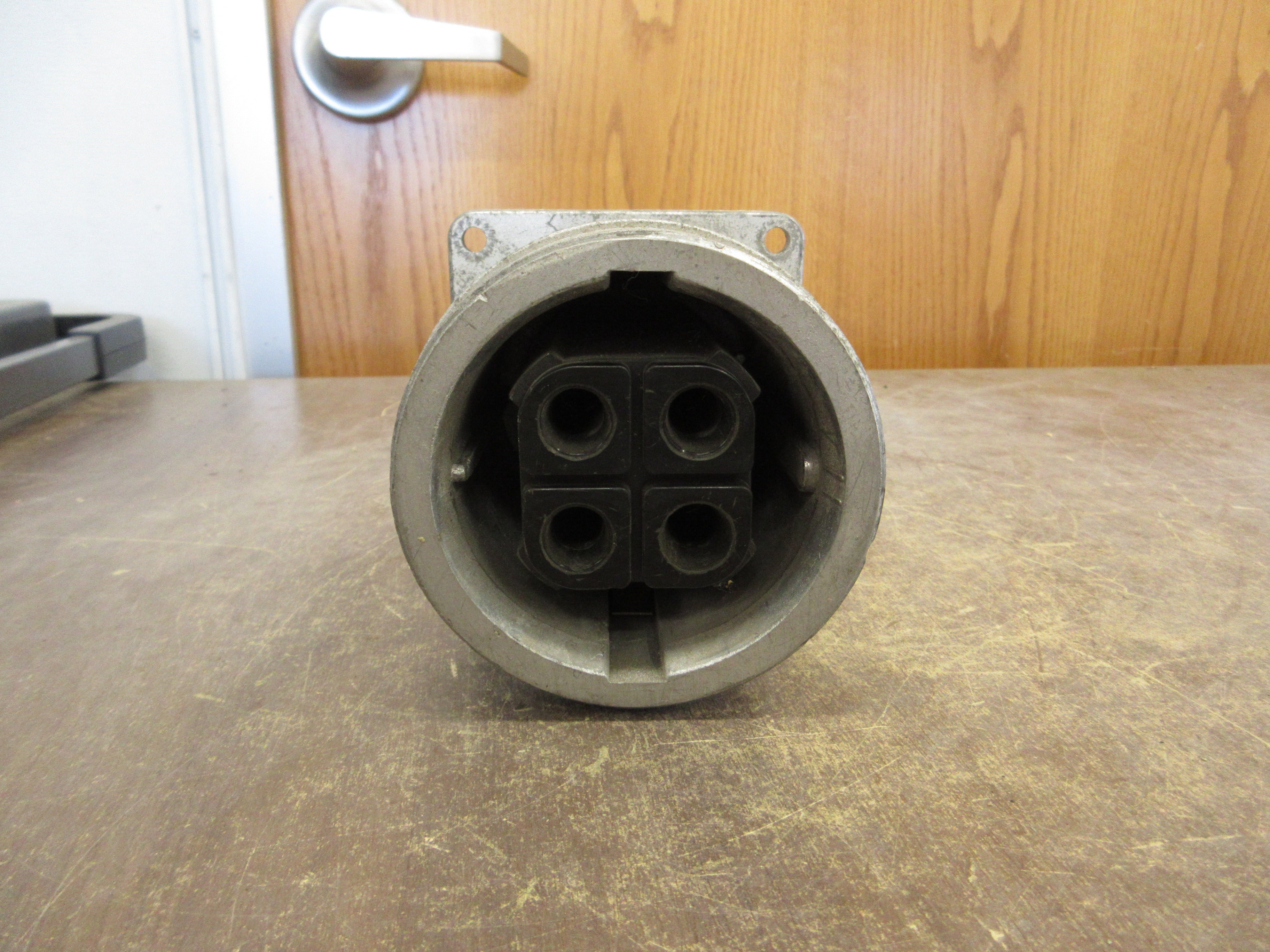 Russellstoll Receptacle JCS1034H 100A 600V 3P 4W Used