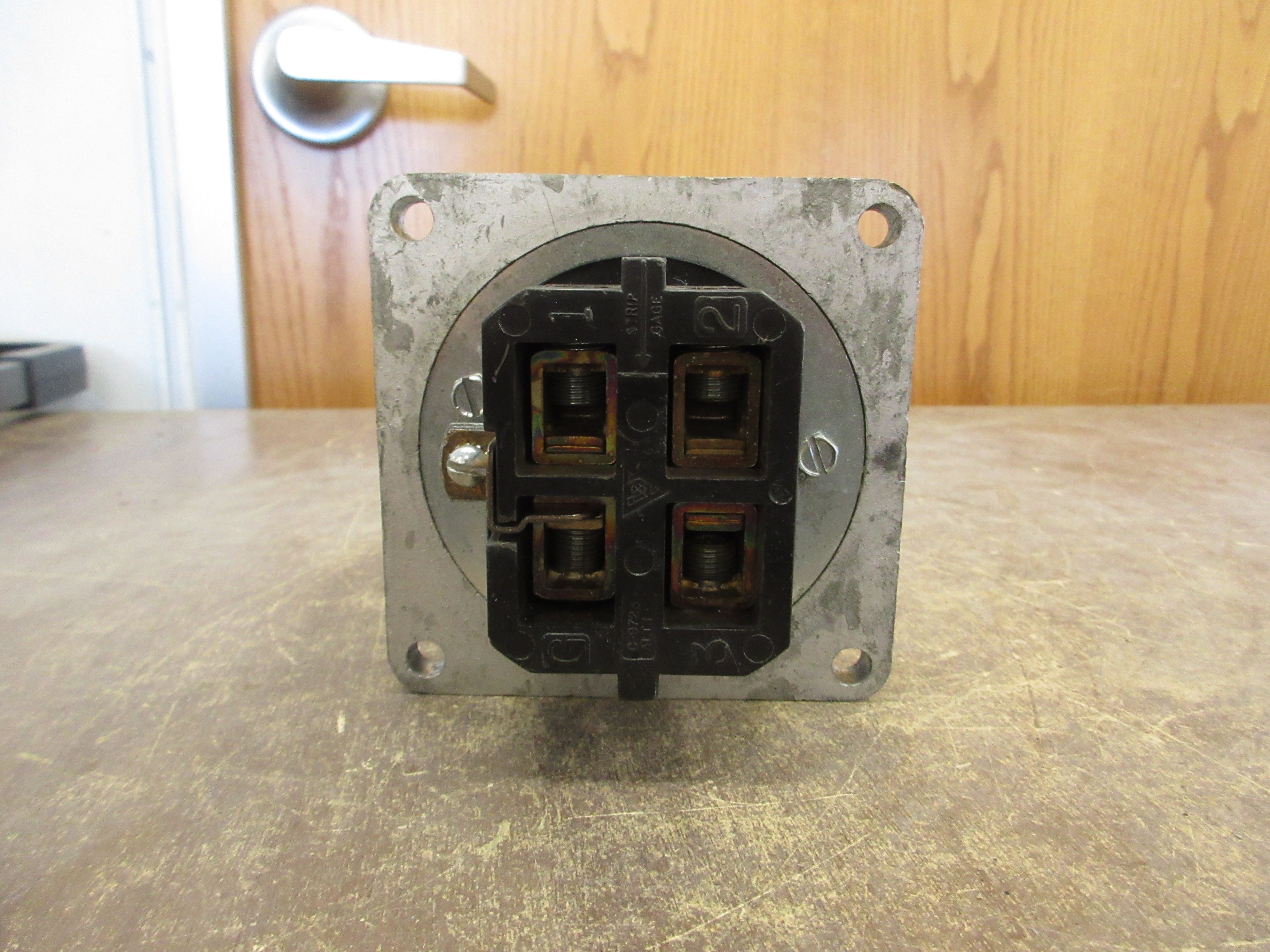 Russellstoll Receptacle JCS1034H 100A 600V 3P 4W Used