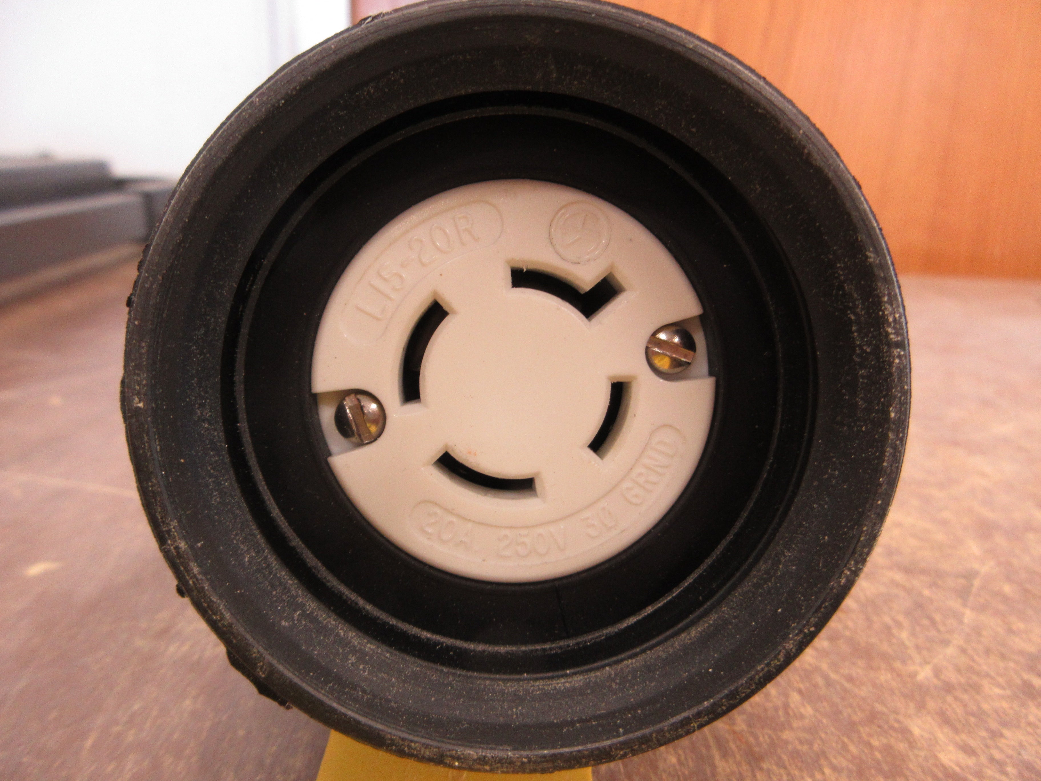 Daniel Woodhead Watertight Connector Nema L15-20R 20A 250V 3Ph Used