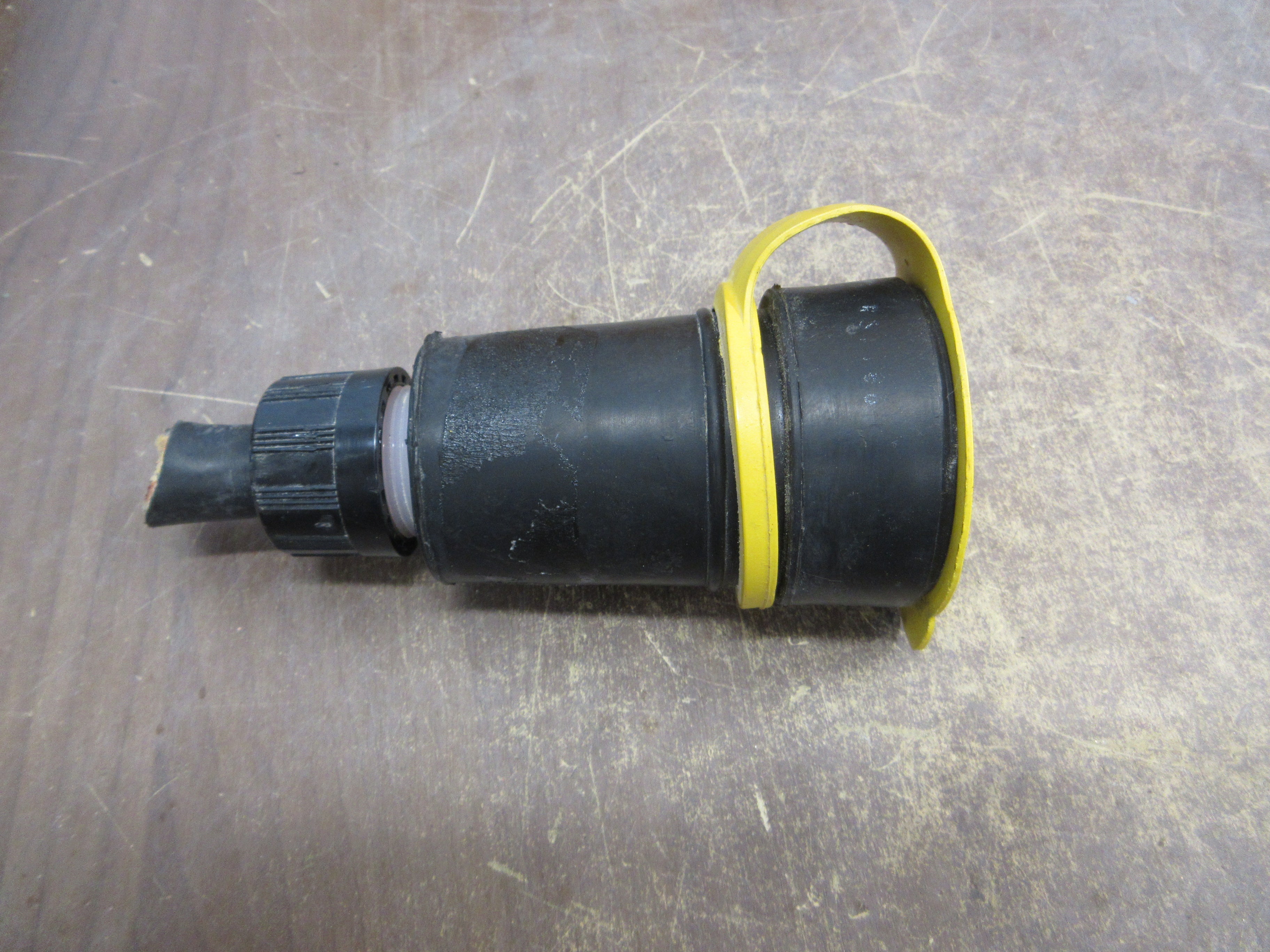 Daniel Woodhead Watertight Connector Nema L15-20R 20A 250V 3Ph Used