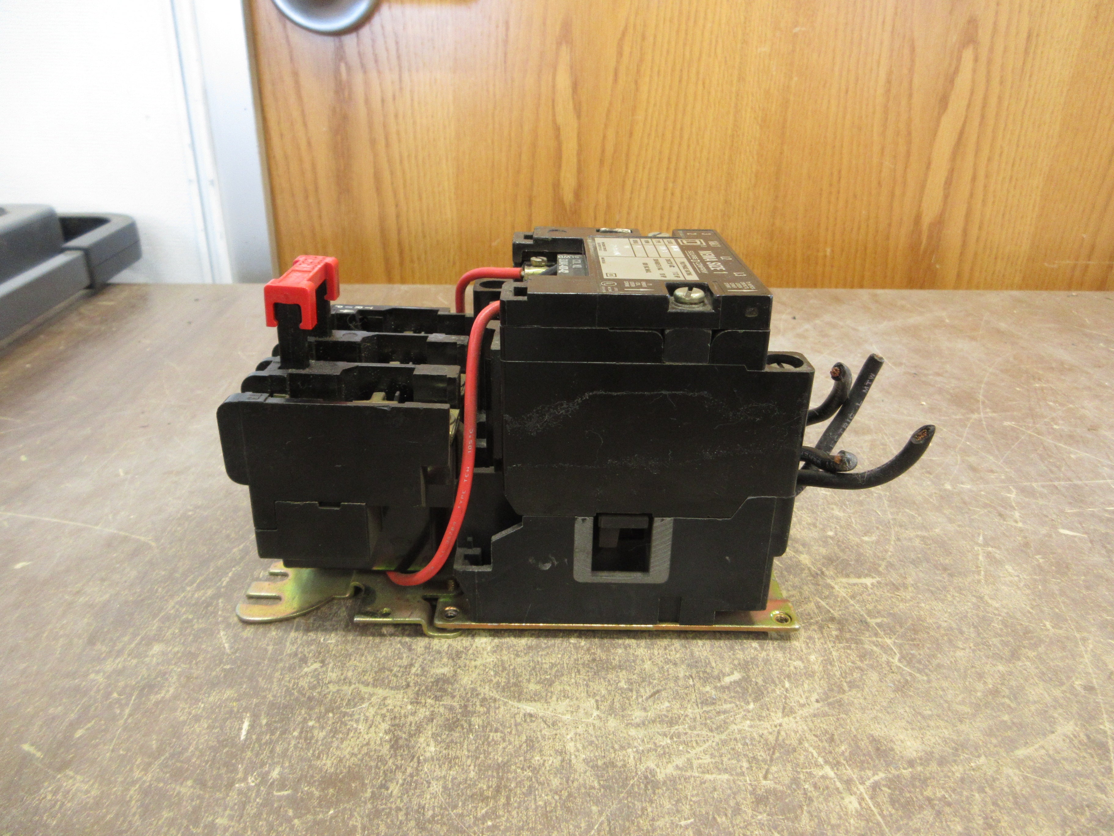 Square D Size 1 Starter 8536 SC0 3 Ser. A 120V Coil Used