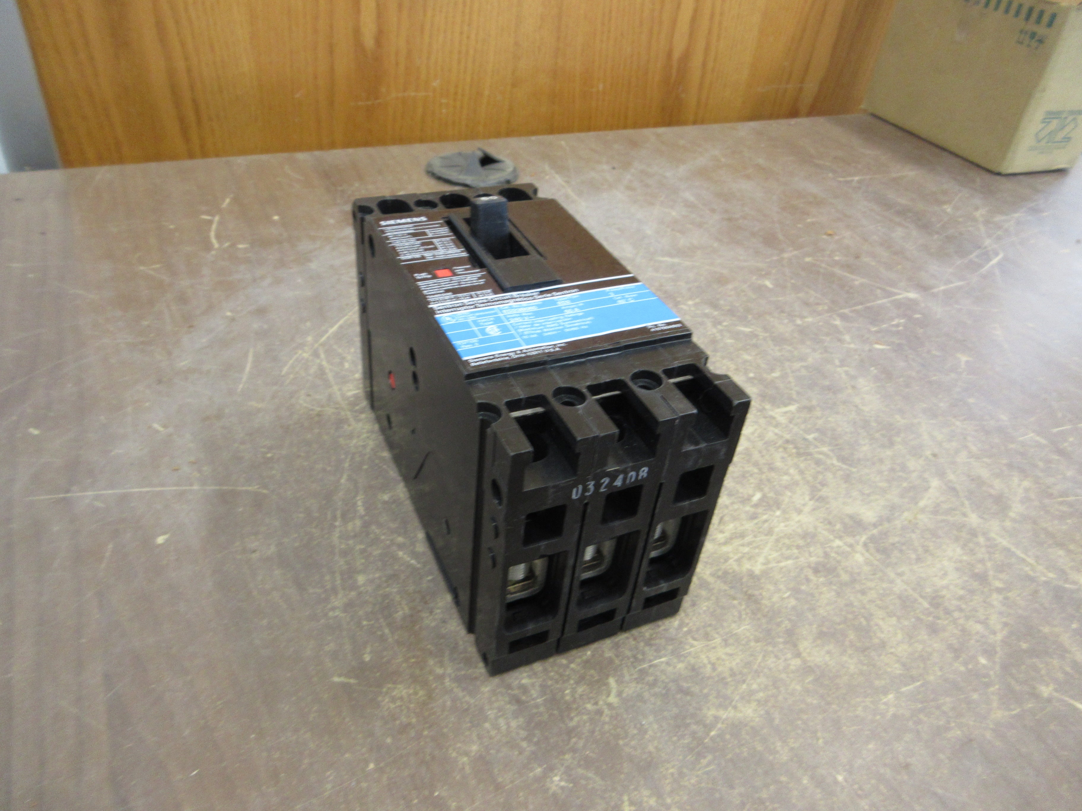 Siemens Circuit Breaker ED23B060L 60A 240V 3P New Surplus