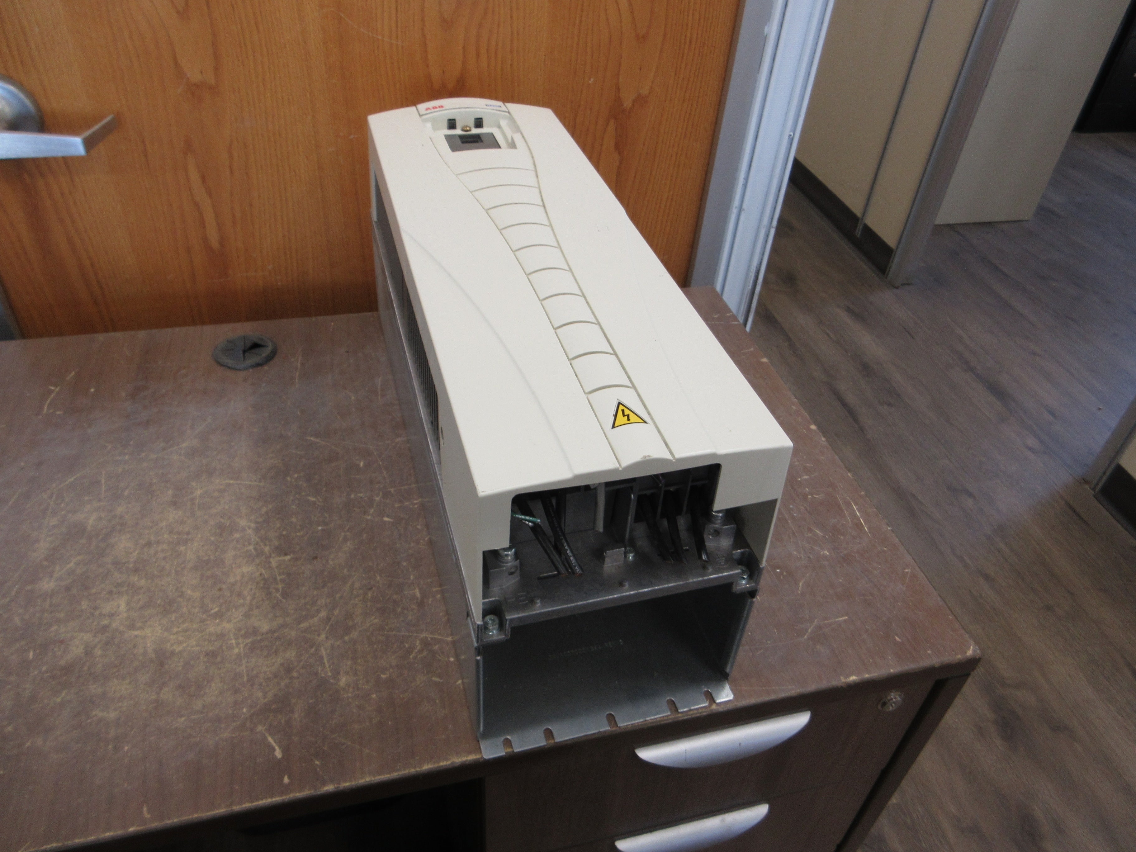 ABB ACH550 AC Drive ACH550-UH-044A-4 30HP 3Ph *No Keypad* Used