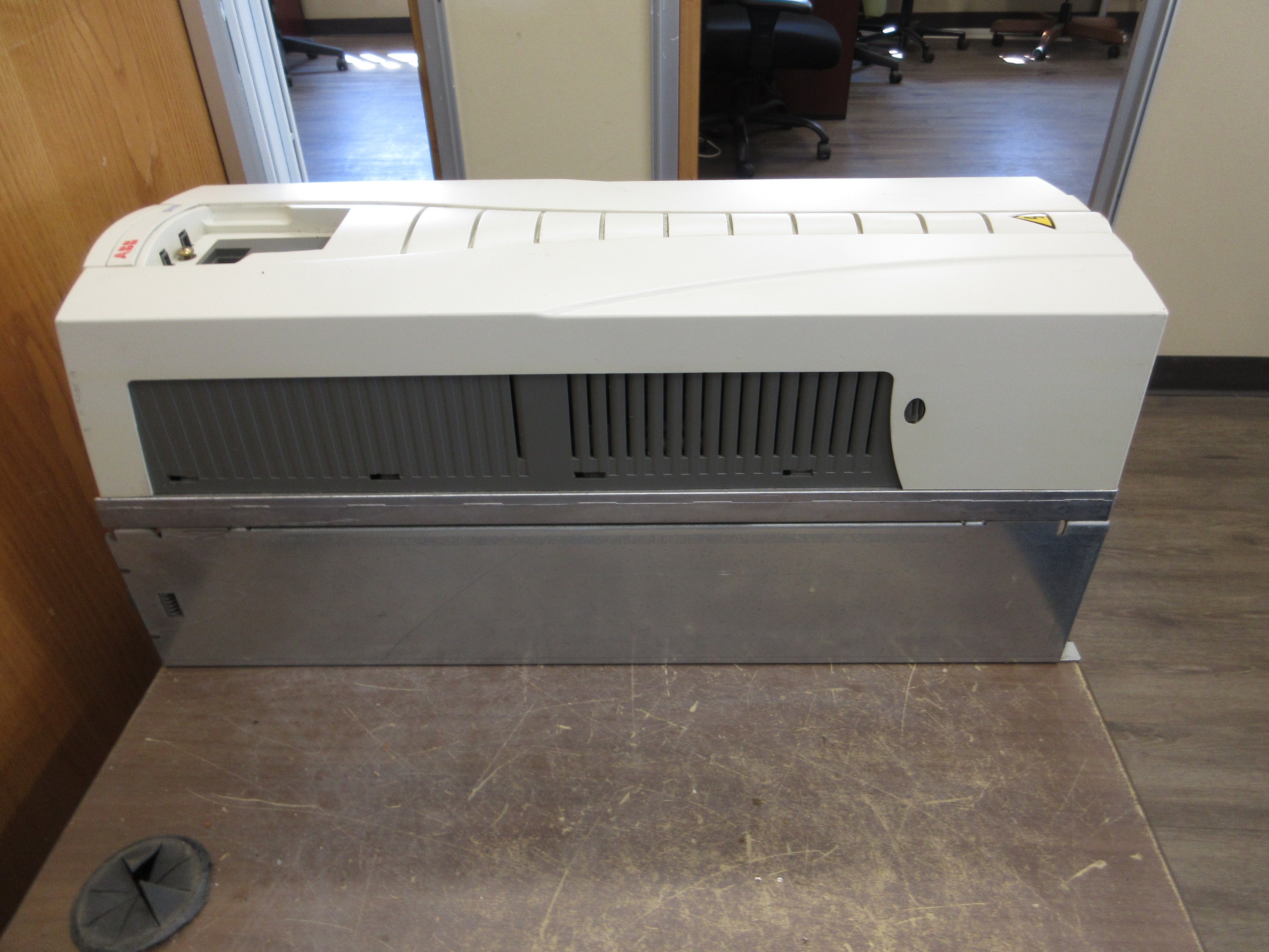 ABB ACH550 AC Drive ACH550-UH-044A-4 30HP 3Ph *No Keypad* Used