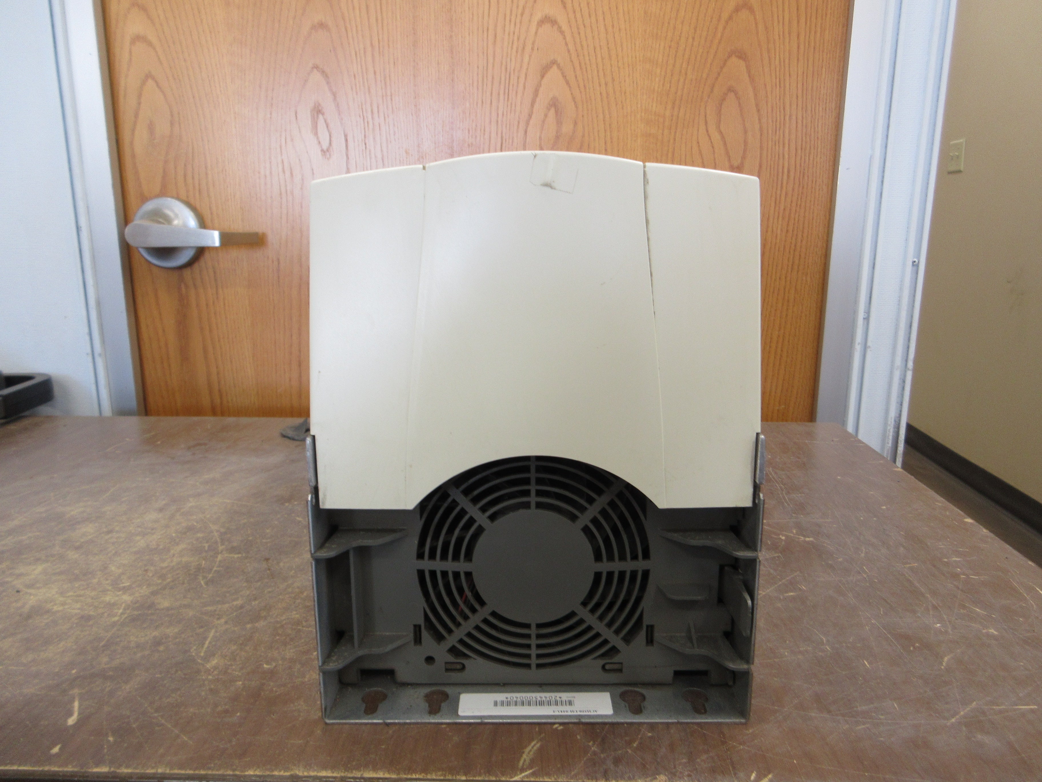 ABB ACH550 AC Drive ACH550-UH-044A-4 30HP 3Ph *No Keypad* Used