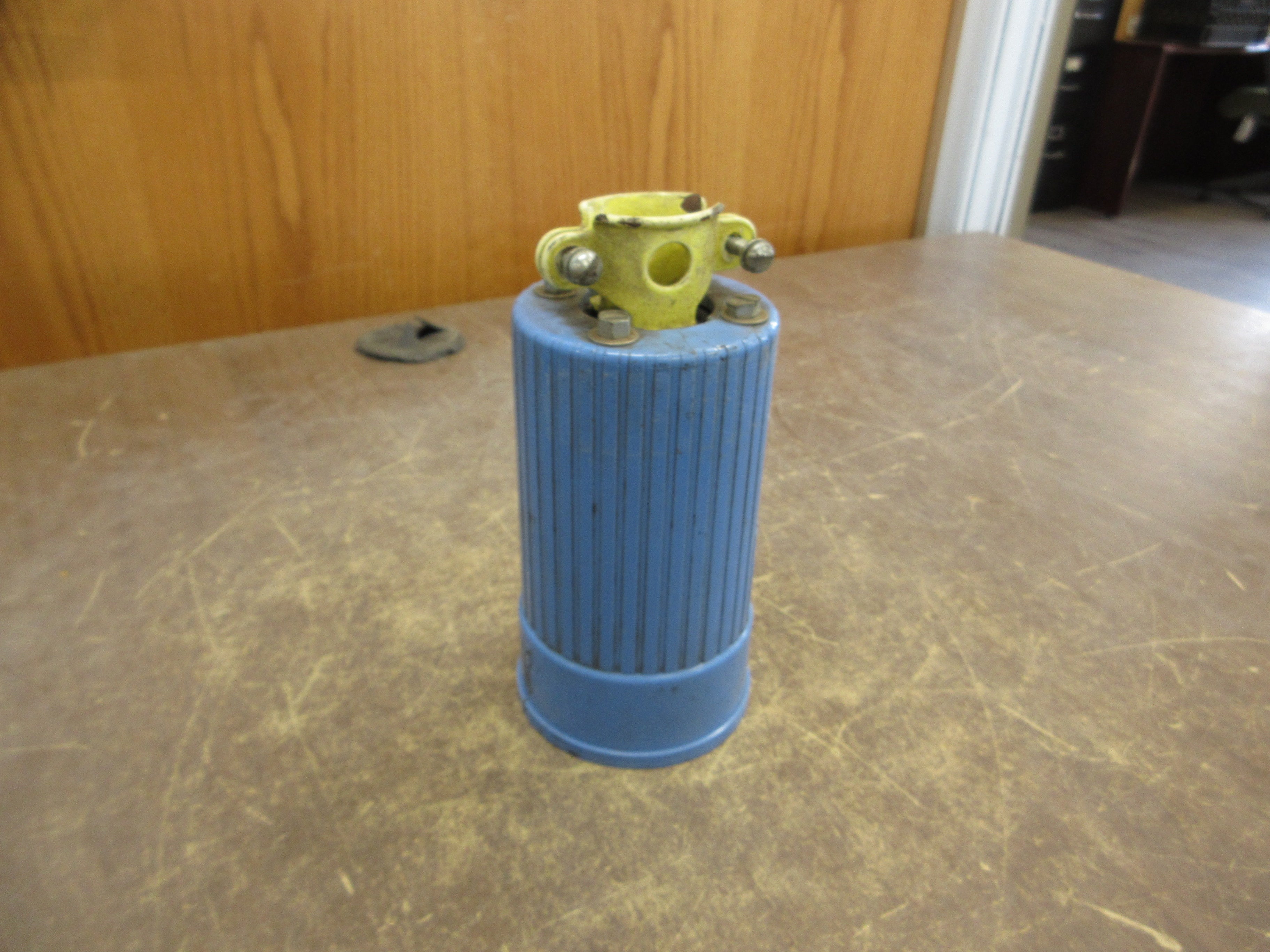 Hubbell Hubbellock Receptacle 60A 600V *Cracked Case* Used