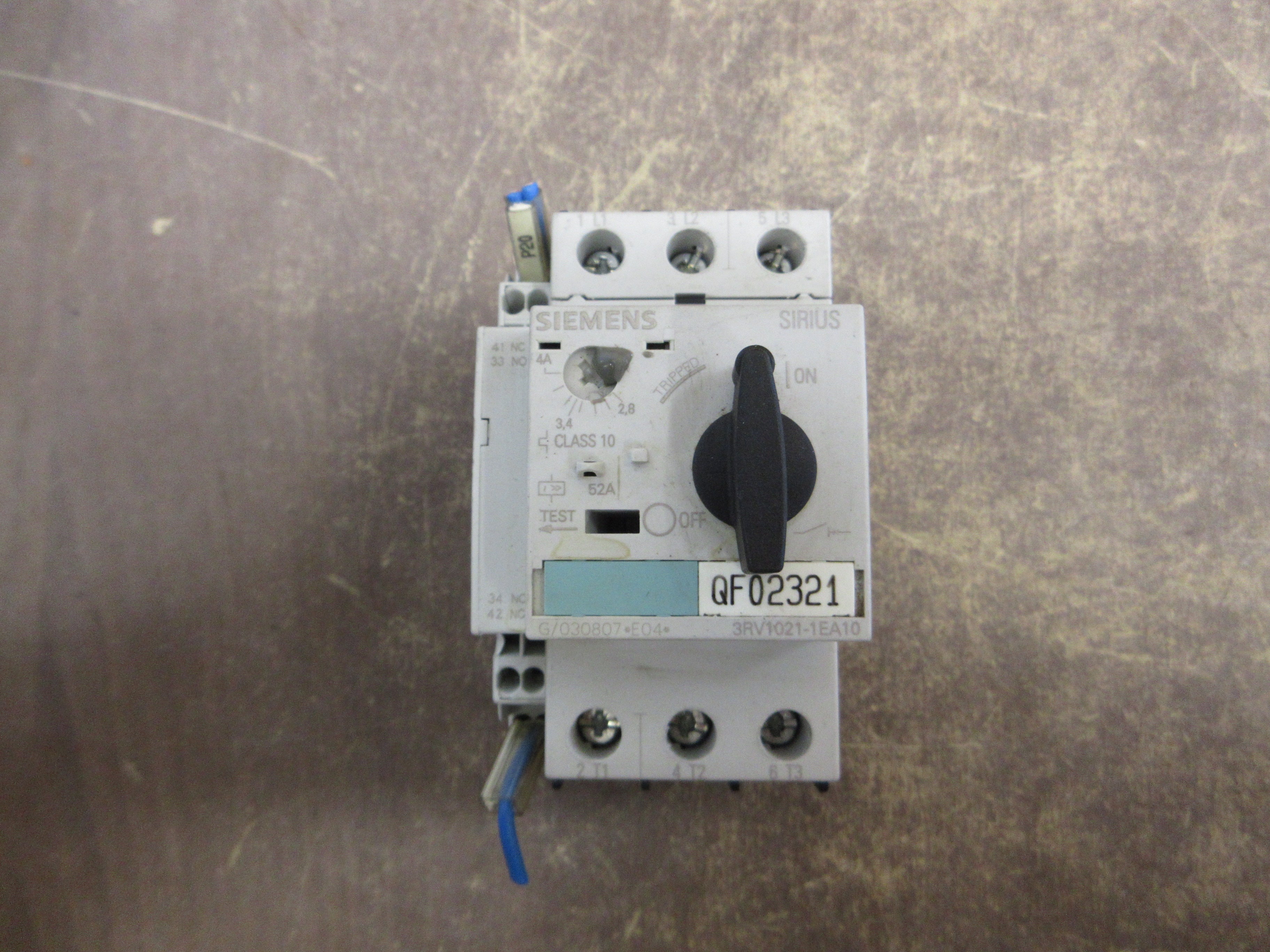 Siemens Motor Protector 3RV1021-1EA10 Trip: 2.8-4A Used