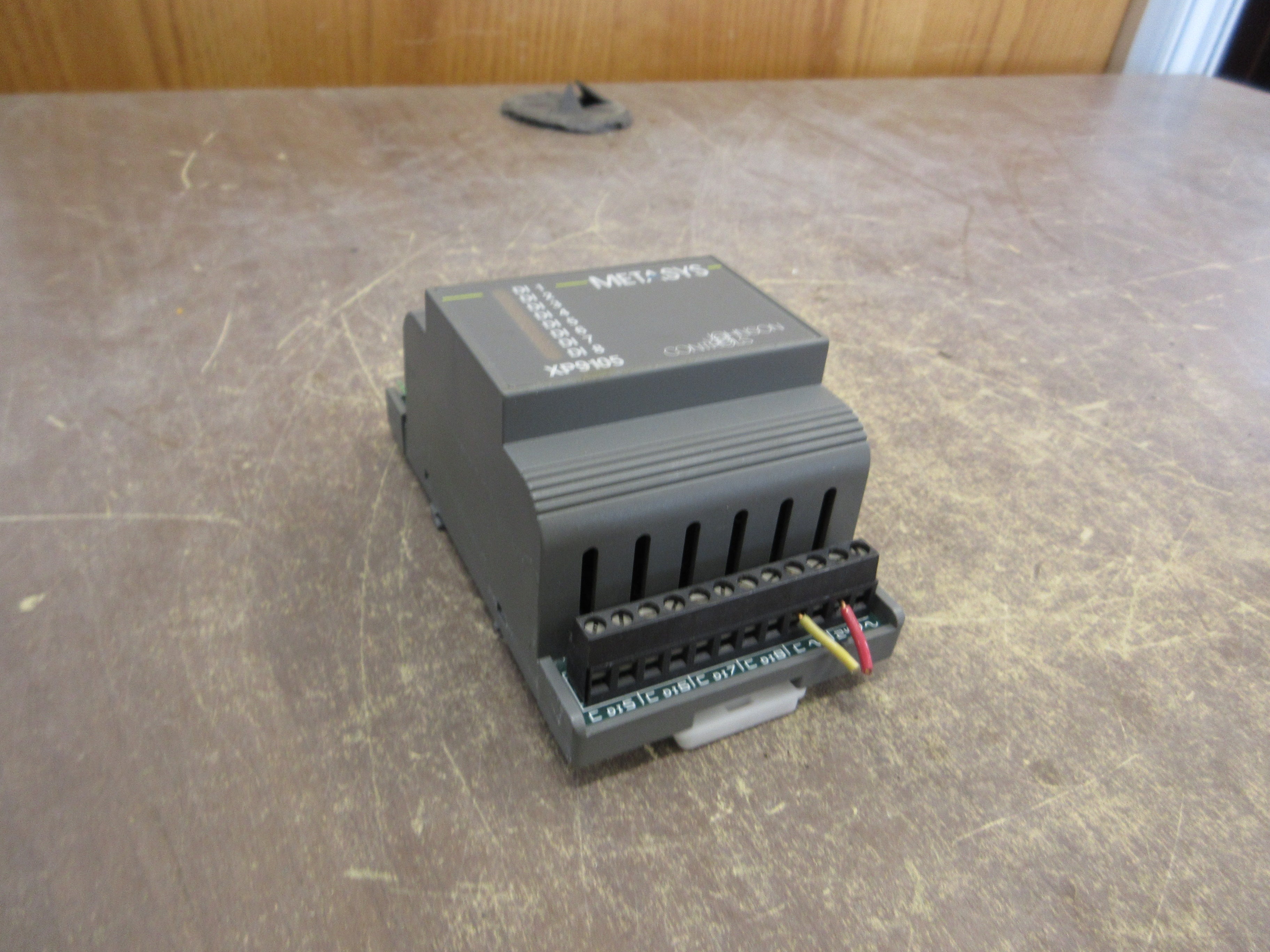 Johnson Controls Metasys Expansion Module XP-9105-8004 *No Terminal Covers* Used