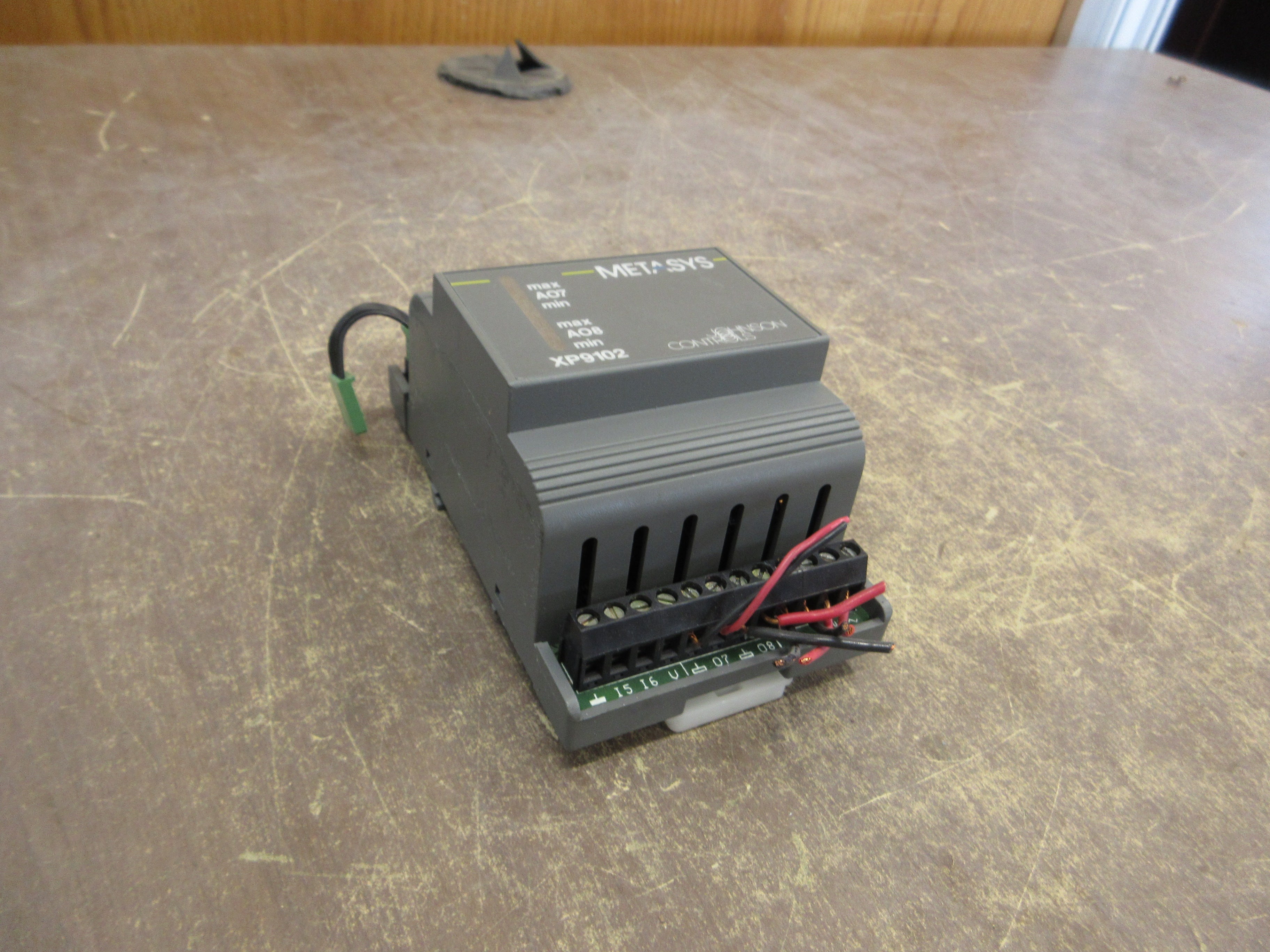 Johnson Controls Metasys Expansion Module XP-9102-8204 *No Terminal Covers* Used