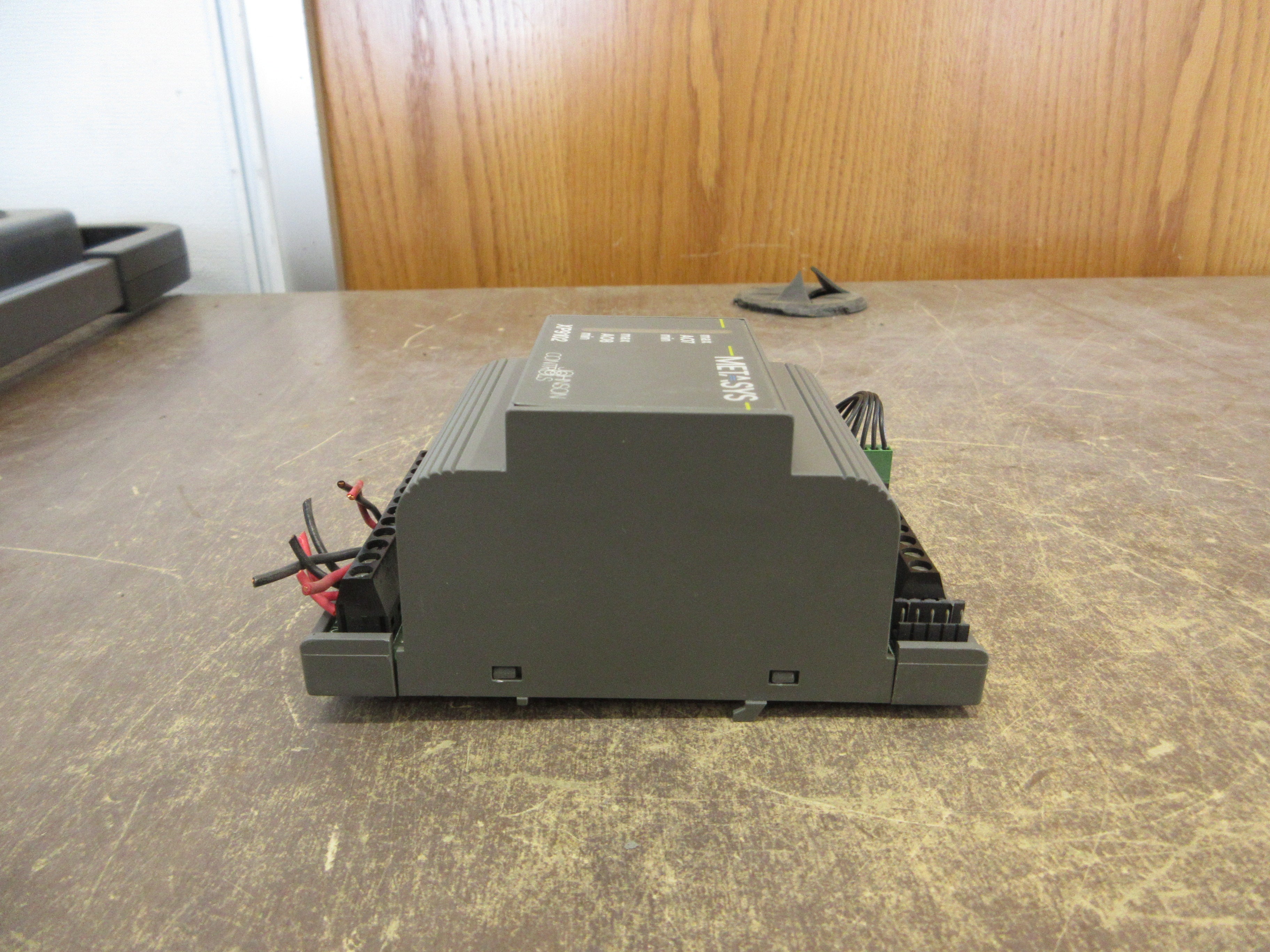 Johnson Controls Metasys Expansion Module XP-9102-8204 *No Terminal Covers* Used