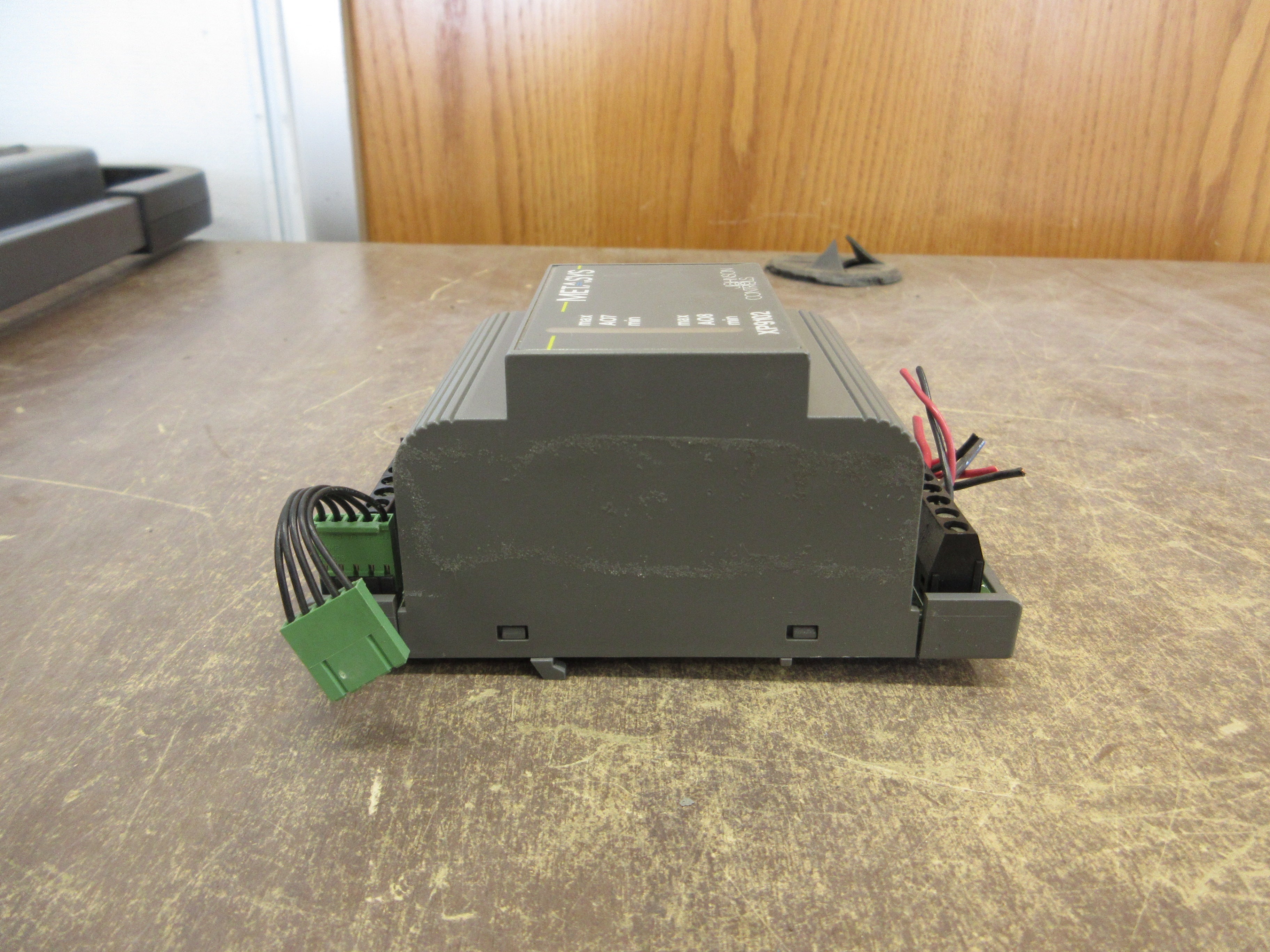 Johnson Controls Metasys Expansion Module XP-9102-8204 *No Terminal Covers* Used