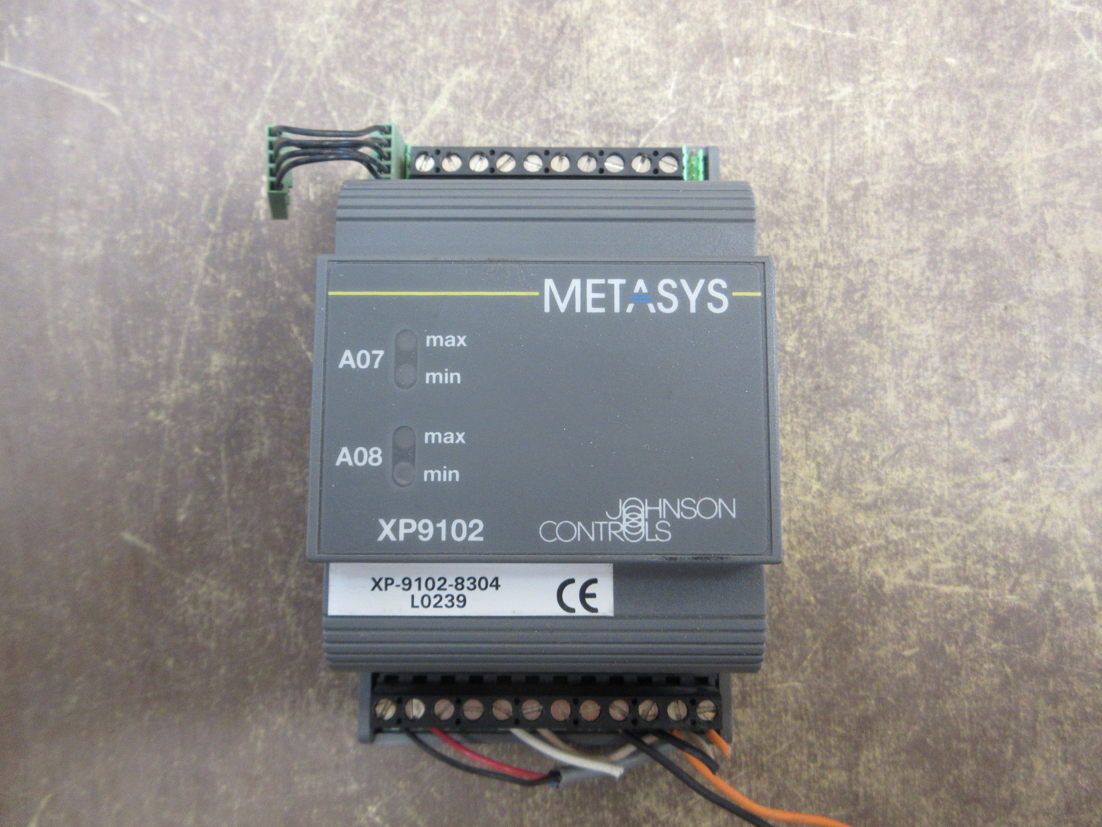 Johnson Controls Metasys Expansion Module XP-9102-8304 *No Terminal Covers* Used