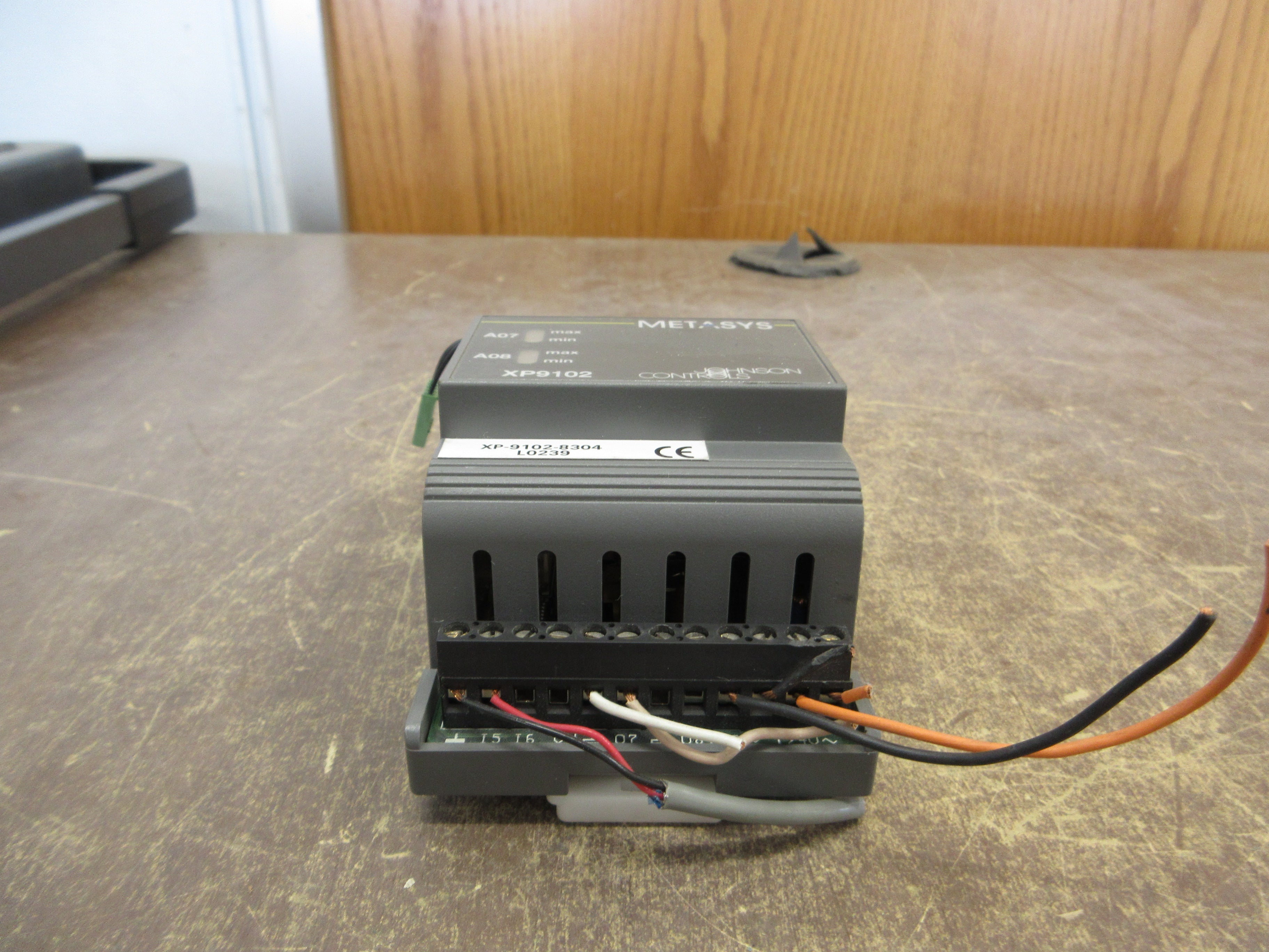 Johnson Controls Metasys Expansion Module XP-9102-8304 *No Terminal Covers* Used