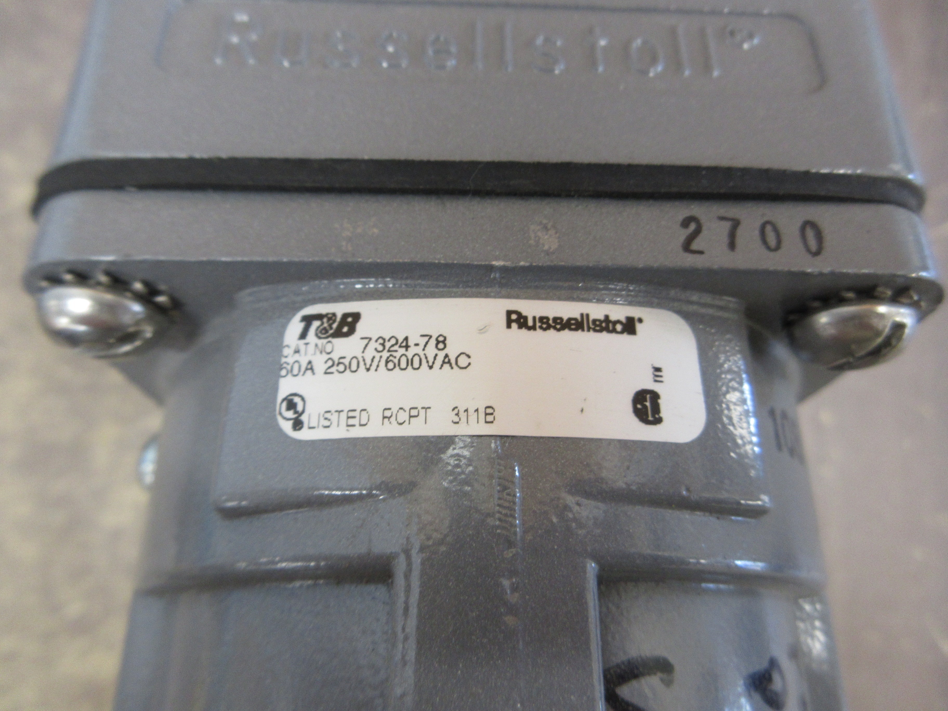 Thomas & Betts Russellstoll Receptacle 7324-78 60A 600V Base Angle Adapter Used