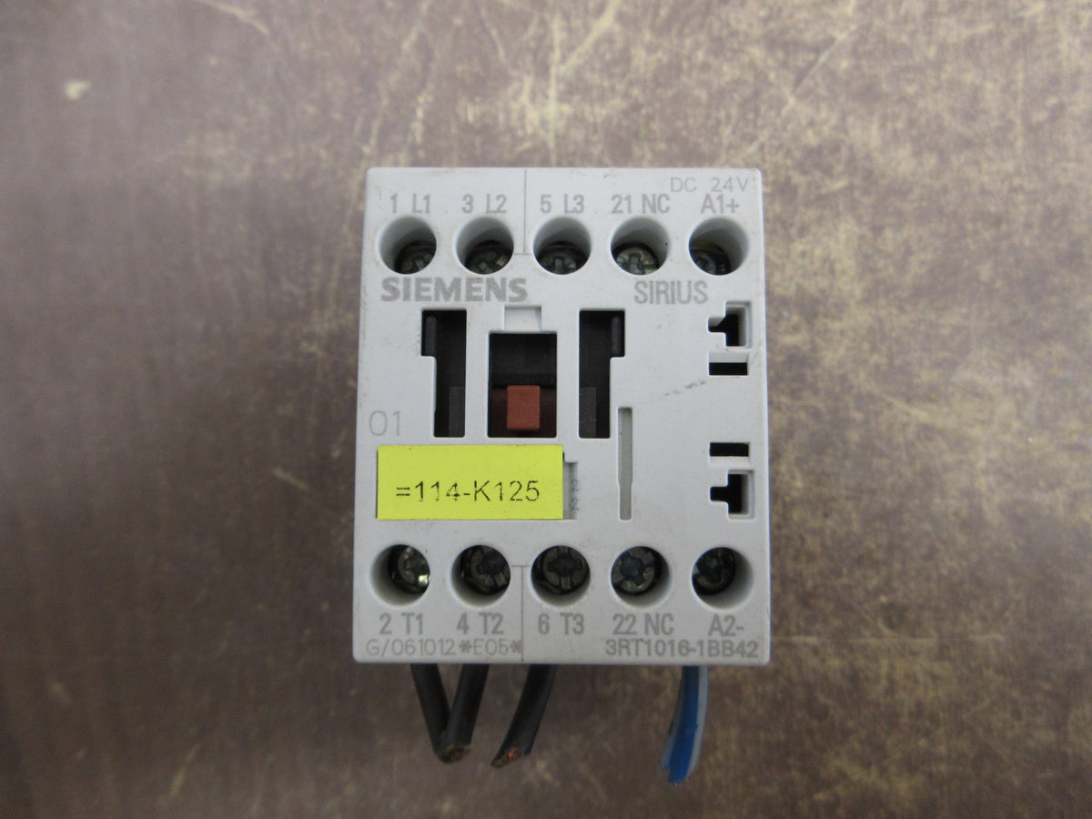 Siemens Sirius Contactor 3RT1016-1BB42 24VDC Coil 20A 600V Used