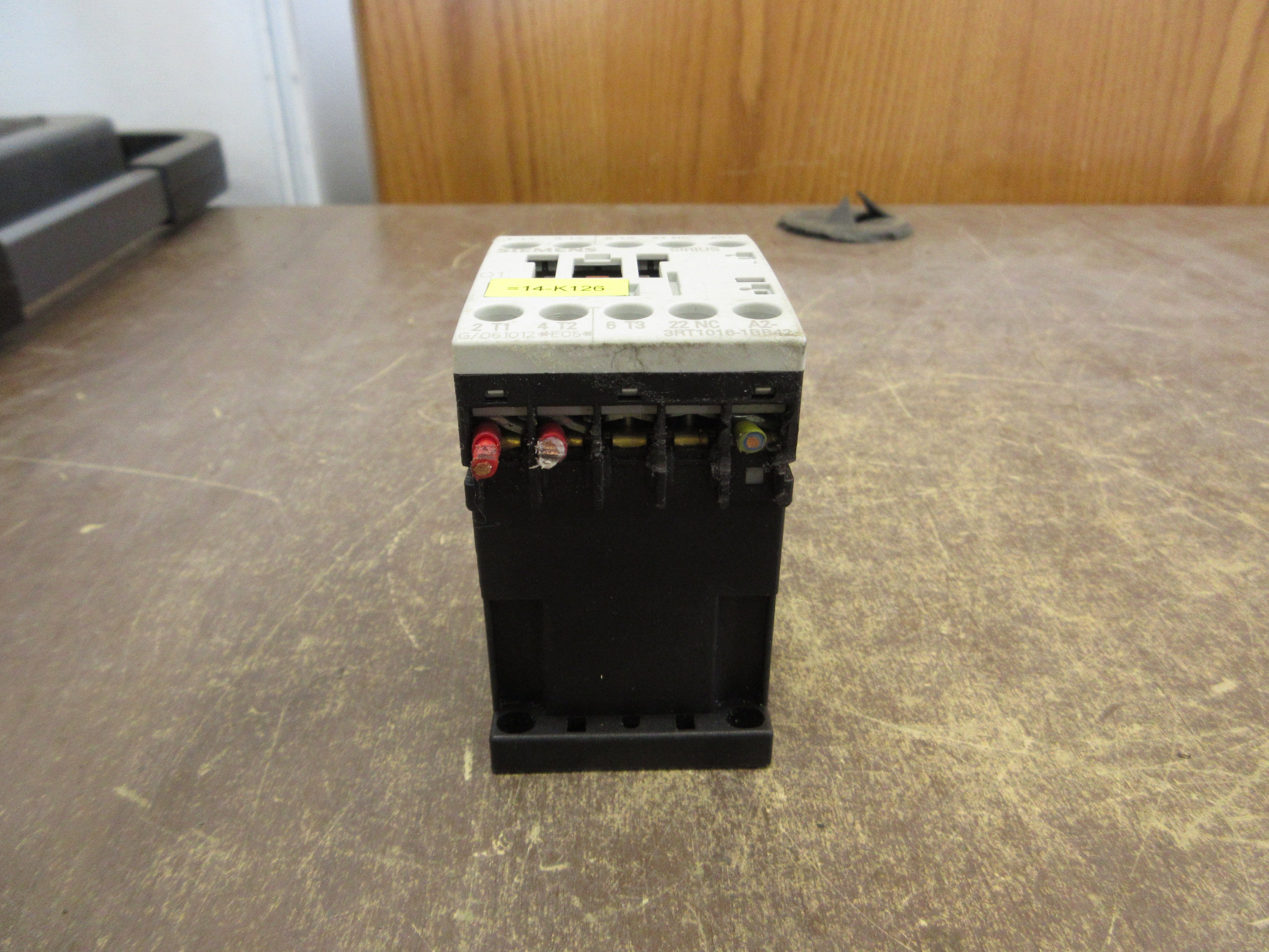 Siemens Sirius Contactor 3RT1016-1BB42 24VDC Coil 20A 600V Used
