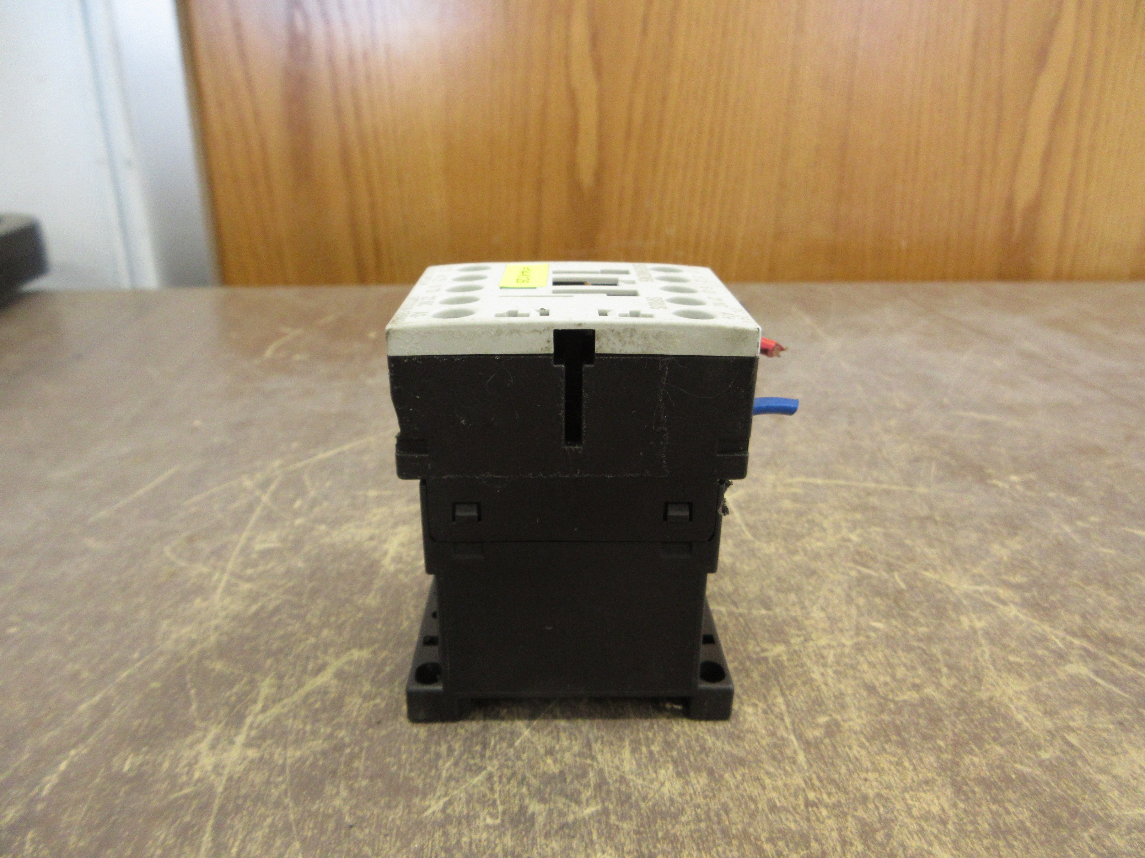 Siemens Sirius Contactor 3RT1016-1BB42 24VDC Coil 20A 600V Used