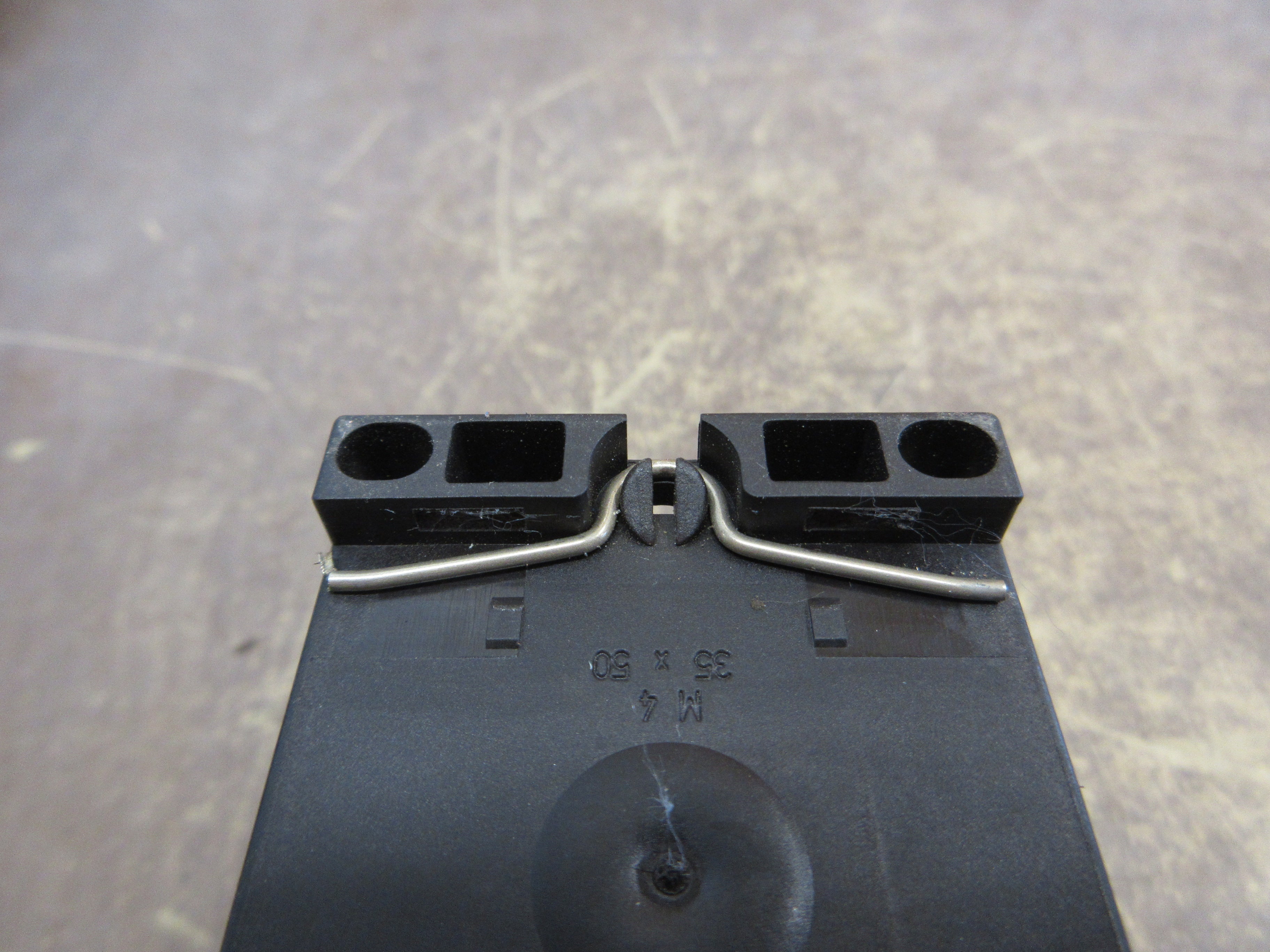 Siemens Sirius Contactor 3RT1016-1BB42 24VDC Coil 20A 600V Used