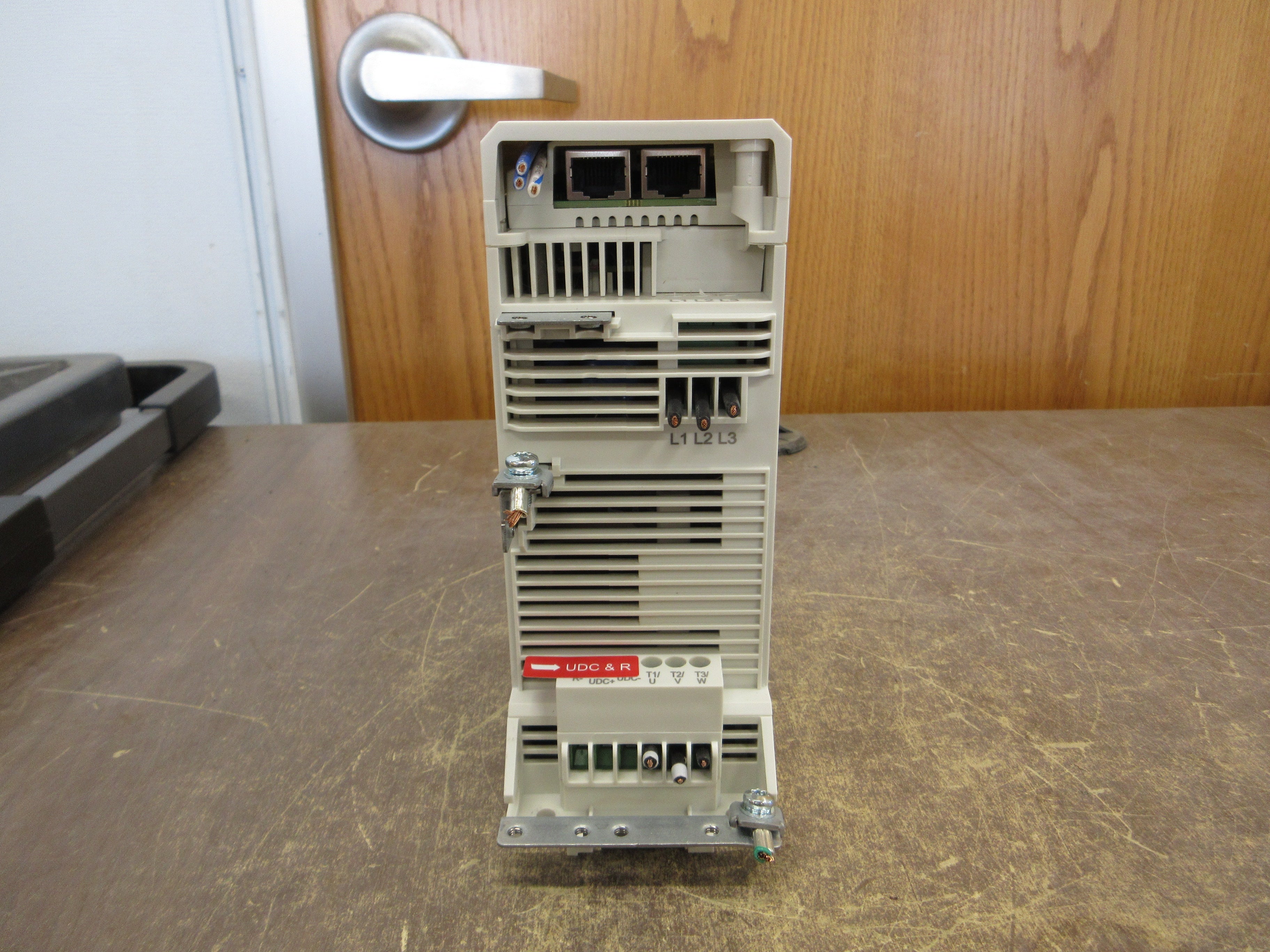 ABB ACS380 AC Drive ACS380-040C-01A8-4+K475 0.75HP 3Ph Used