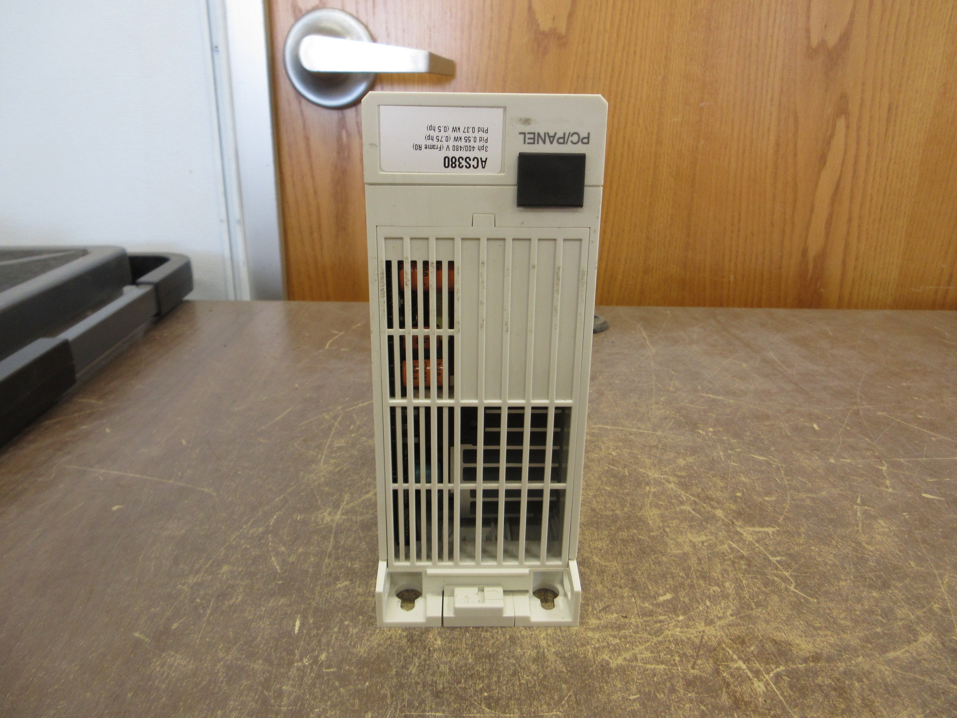 ABB ACS380 AC Drive ACS380-040C-01A8-4+K475 0.75HP 3Ph Used