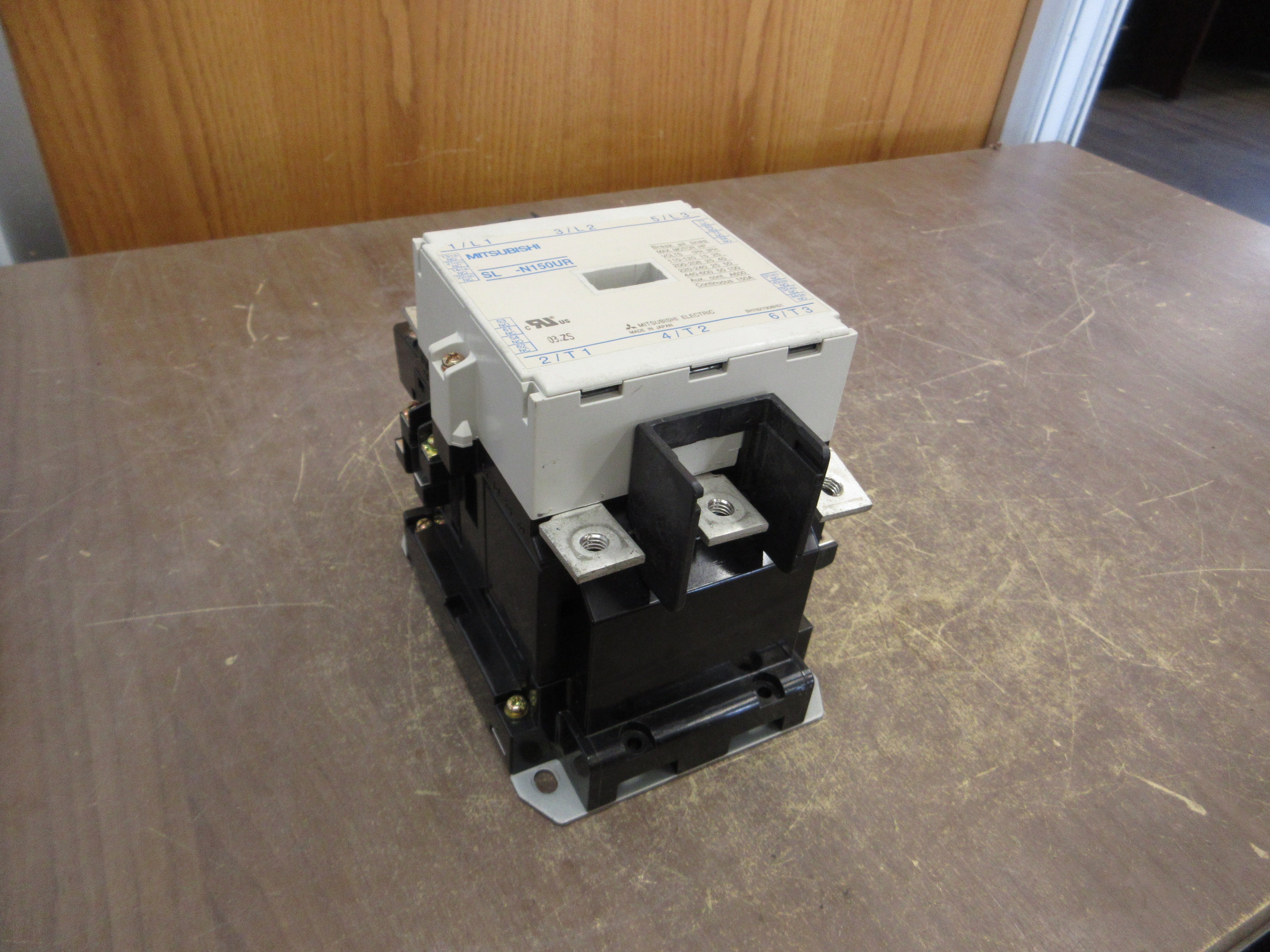 Mitsubishi Latch Contactor SL-N150UR 200-240VAC/200-220VDC Coil 150A 600V Used