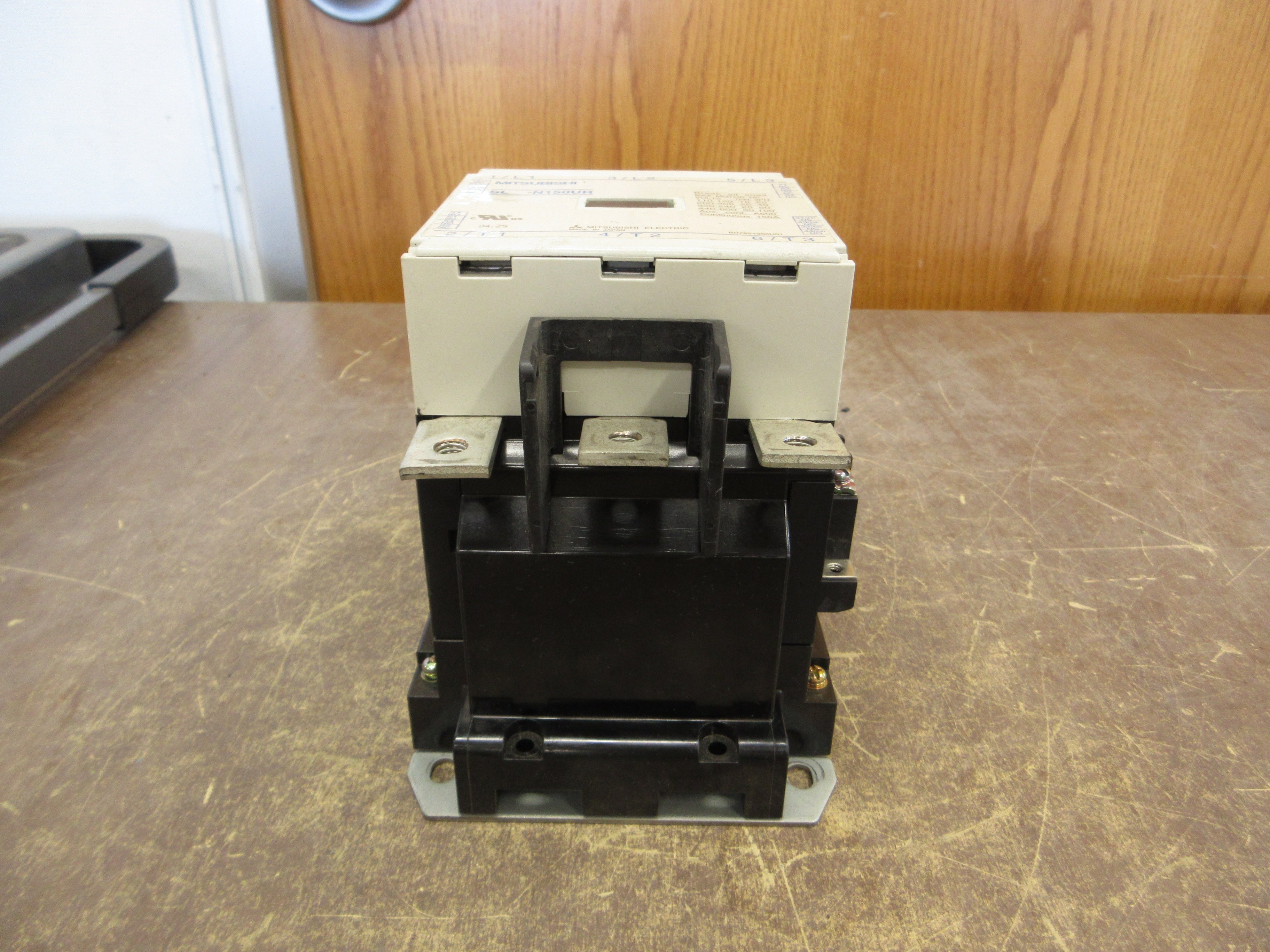 Mitsubishi Latch Contactor SL-N150UR 200-240VAC/200-220VDC Coil 150A 600V Used