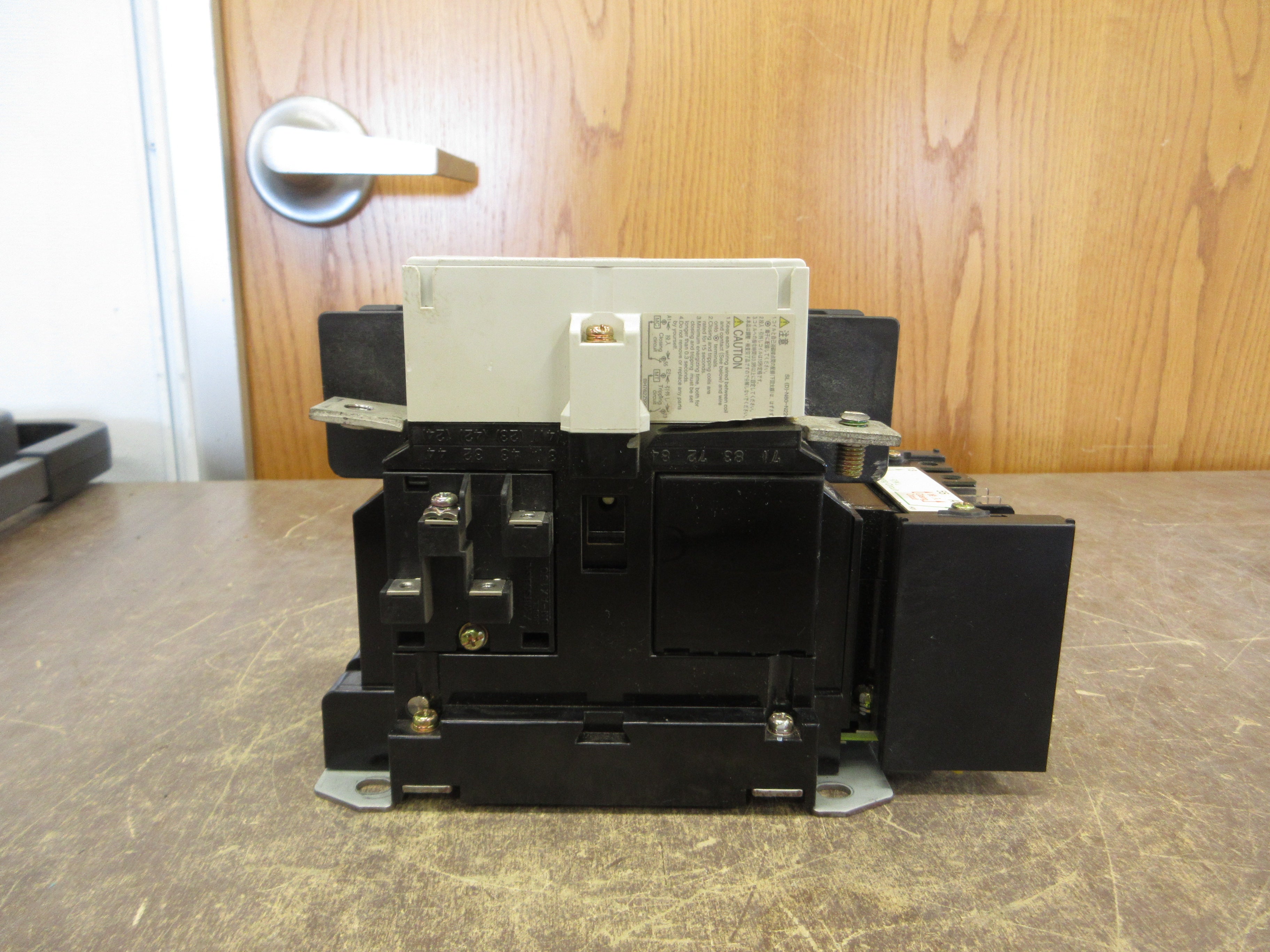 Mitsubishi Latch Contactor SL-N150UR 200-240VAC/200-220VDC Coil 150A 600V Used