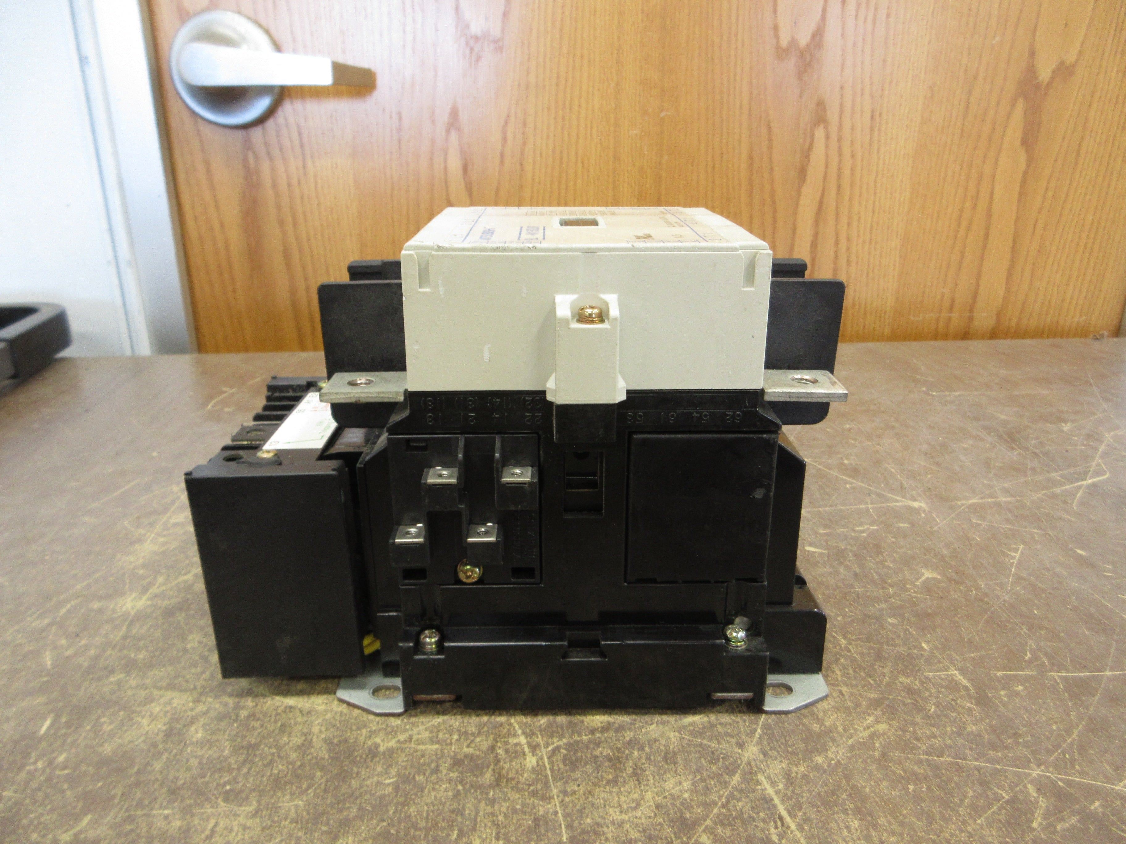 Mitsubishi Latch Contactor SL-N150UR 200-240VAC/200-220VDC Coil 150A 600V Used