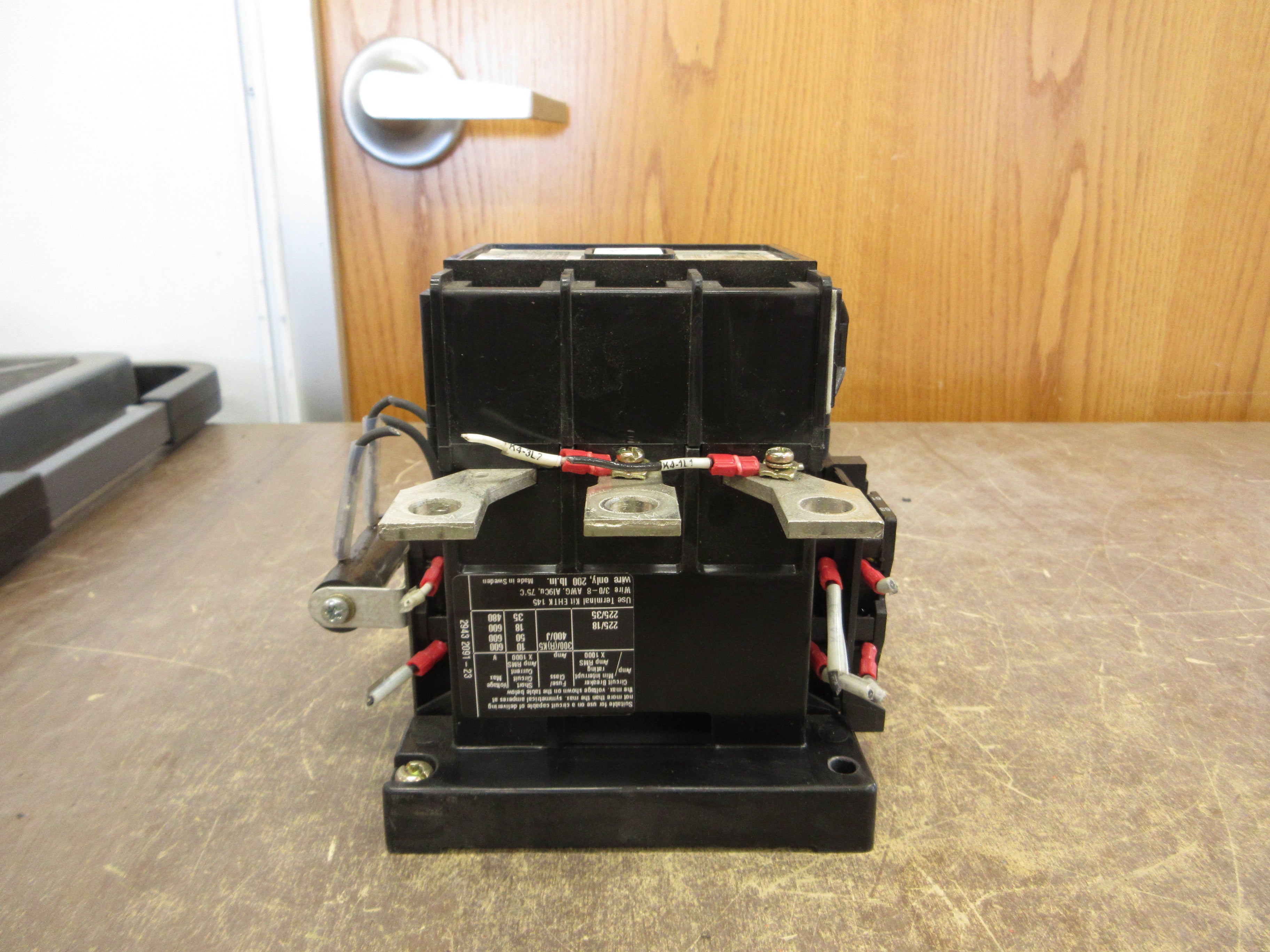 ABB Contactor EH 145 24VDC Coil 200A 600V *Chipped Corner* Used