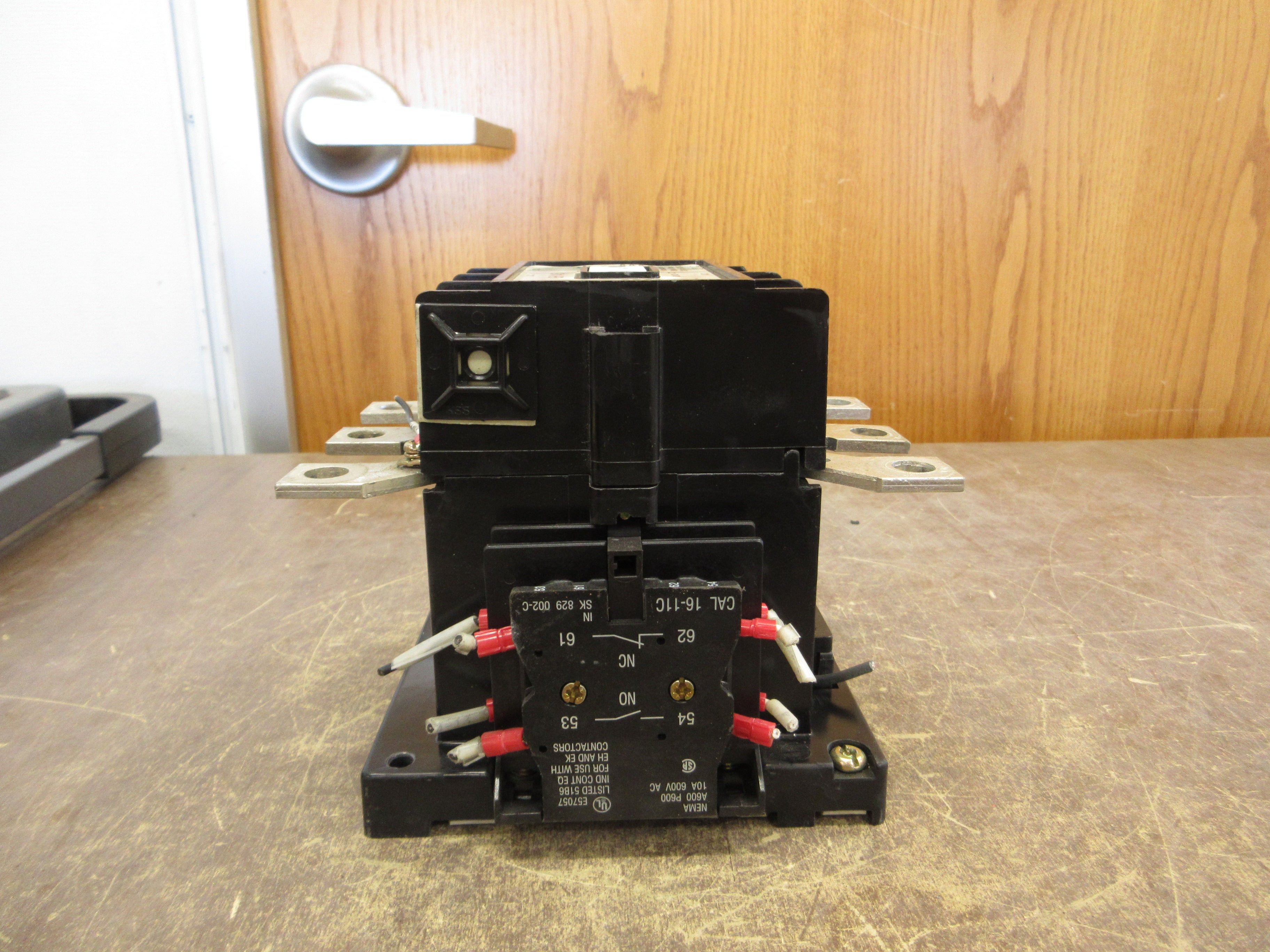 ABB Contactor EH 145 24VDC Coil 200A 600V *Chipped Corner* Used