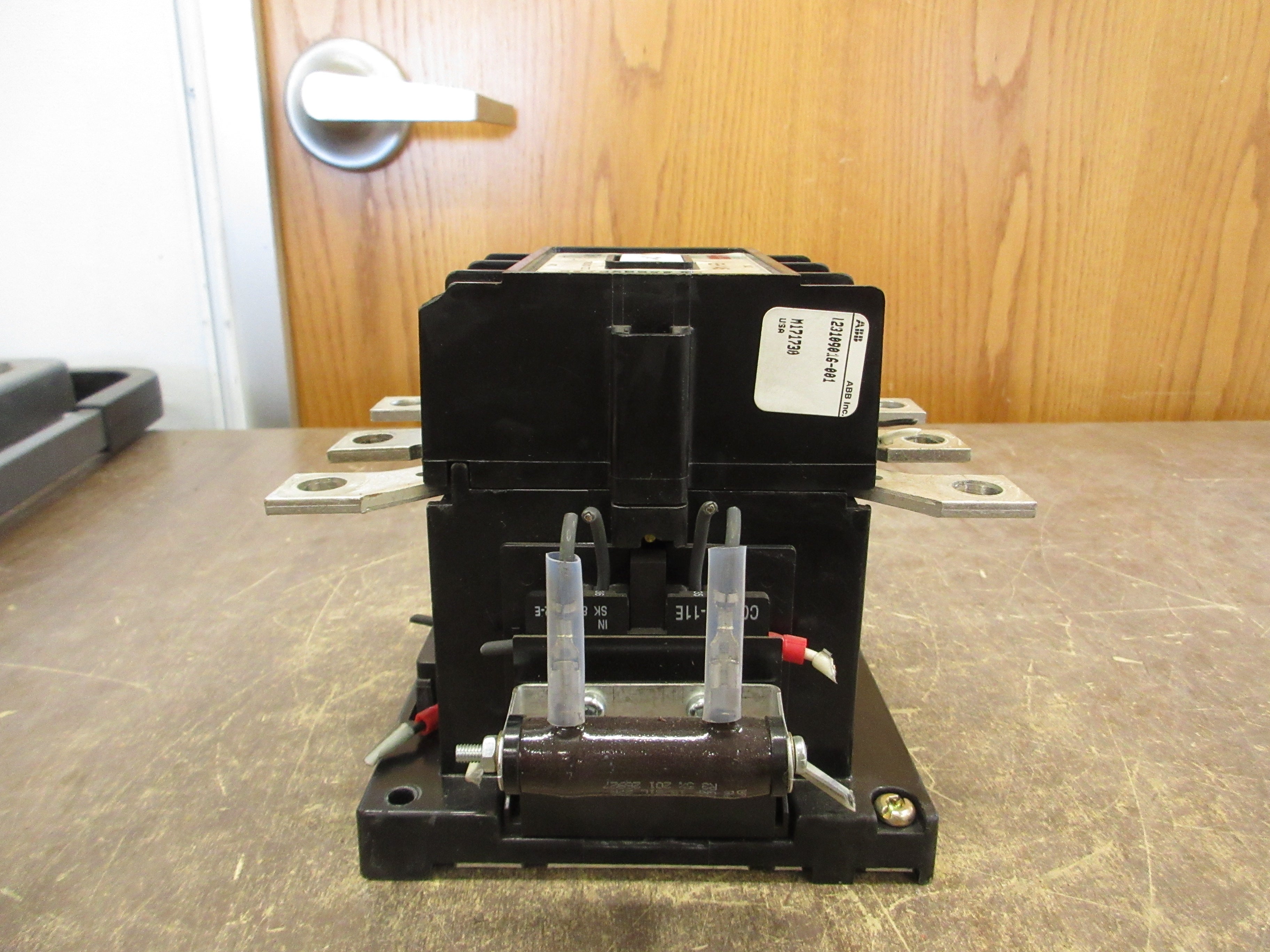 ABB Contactor EH 145 24VDC Coil 200A 600V *Chipped Corner* Used