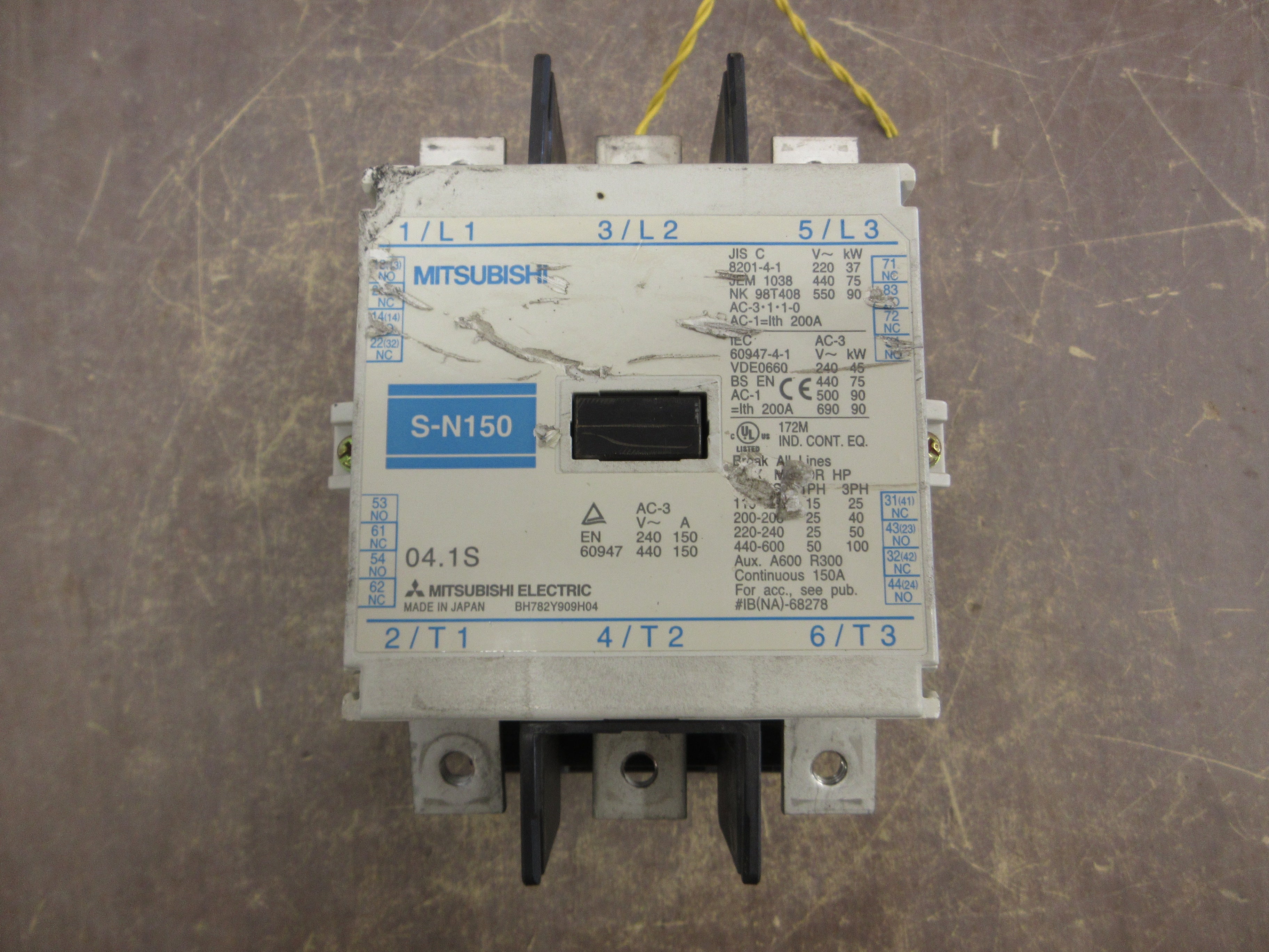 Mitsubishi Contactor S-N150 200-240V Coil 150A 600V 3P *Scraped Top* Used