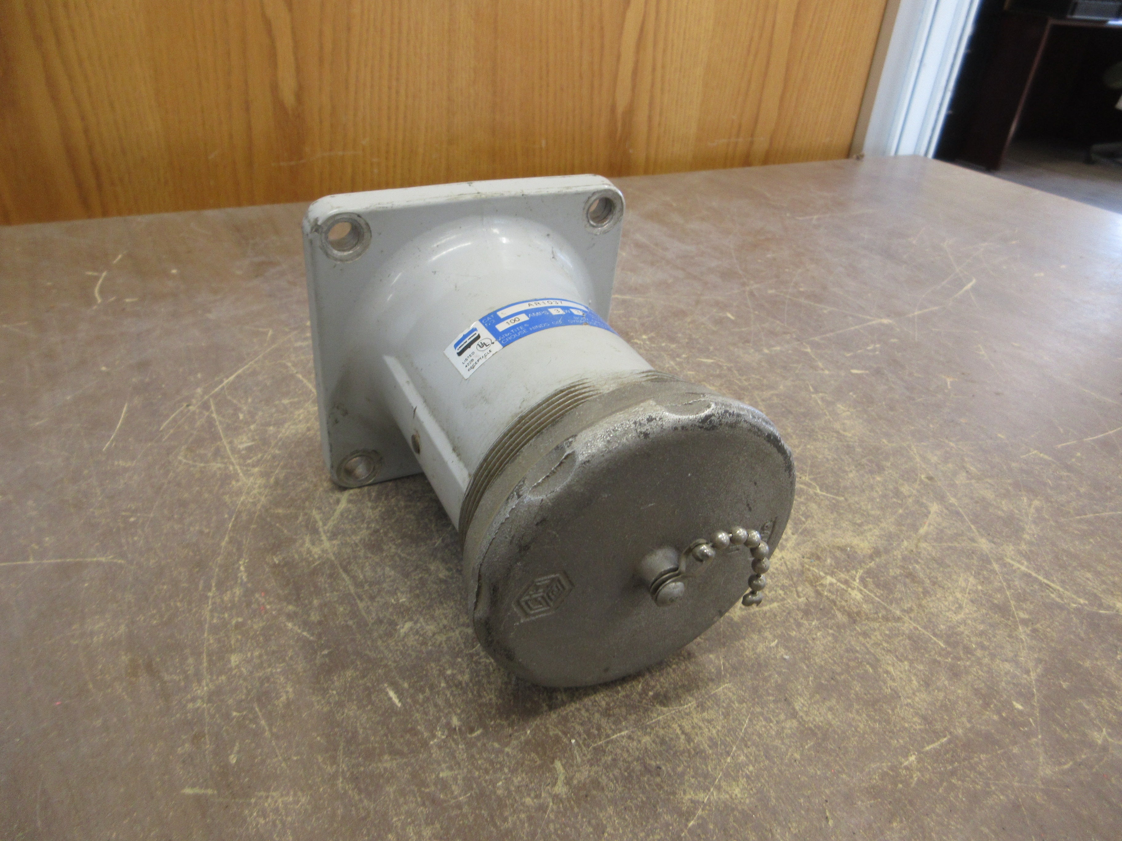Crouse-Hinds Arktite Receptacle AR1037 M72 100A 600V 3W 3P Used