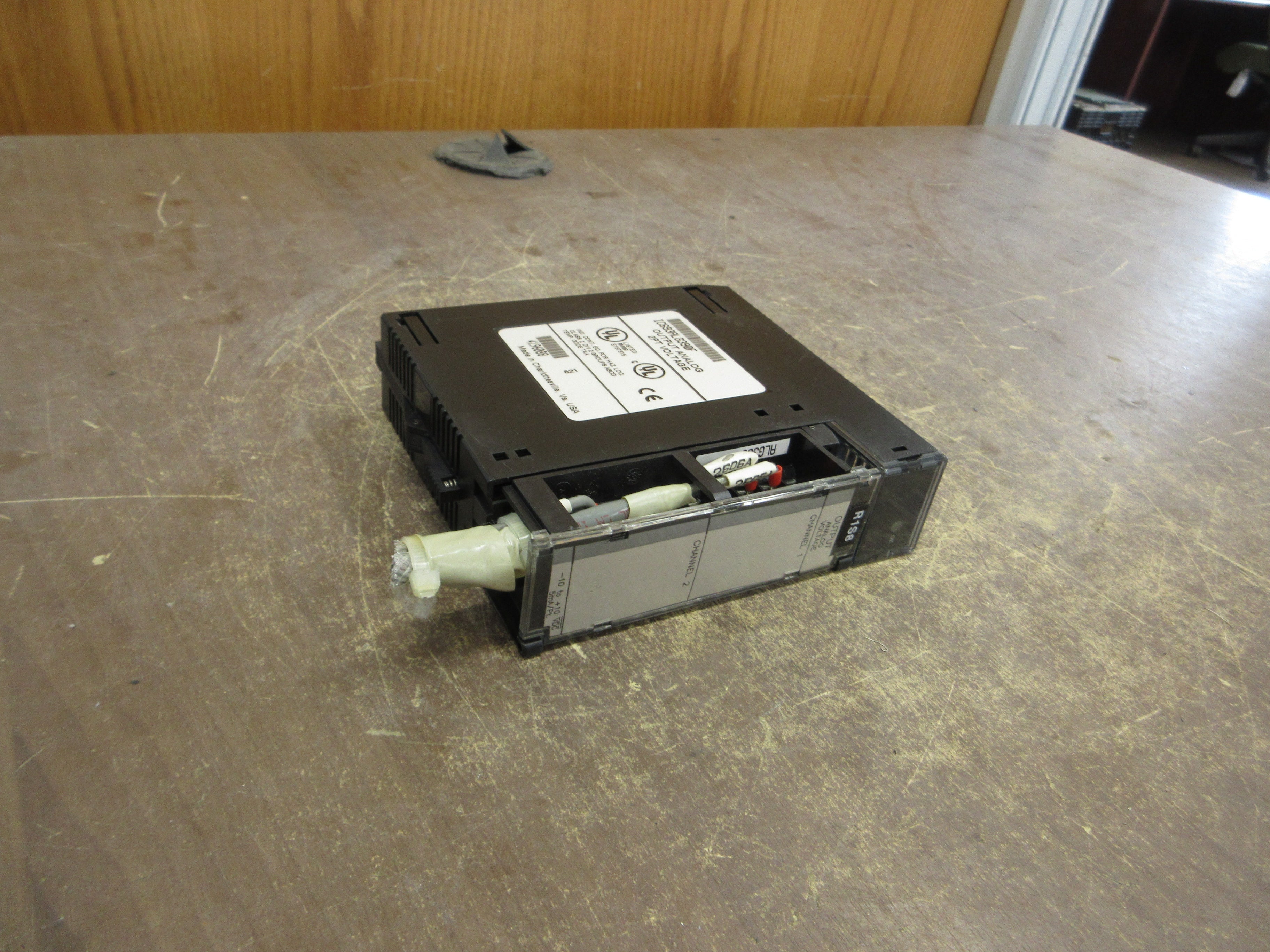 GE Fanuc Analog Output Module IC693ALG390F 2-PT Used