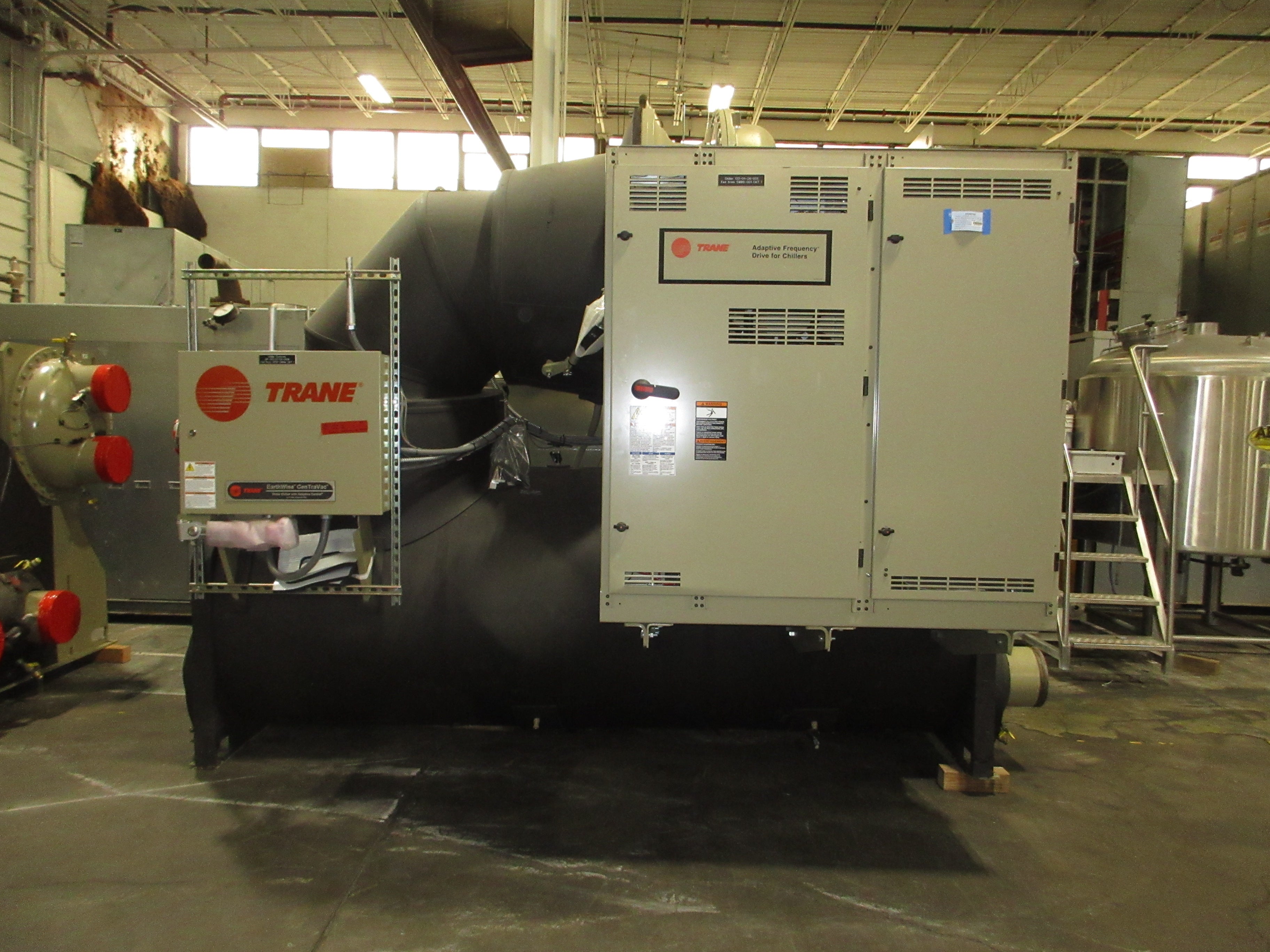 Trane CVHF760 Water Cooled Chiller CVHF760F15P0PC0303 760 ton 460V New Take Out