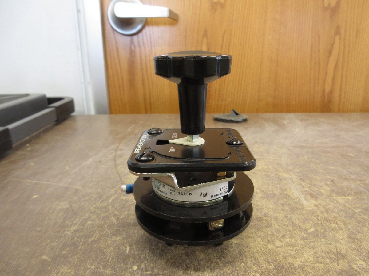 Electroswitch Series 24 Breaker Control Rotary Switch 2440D Used